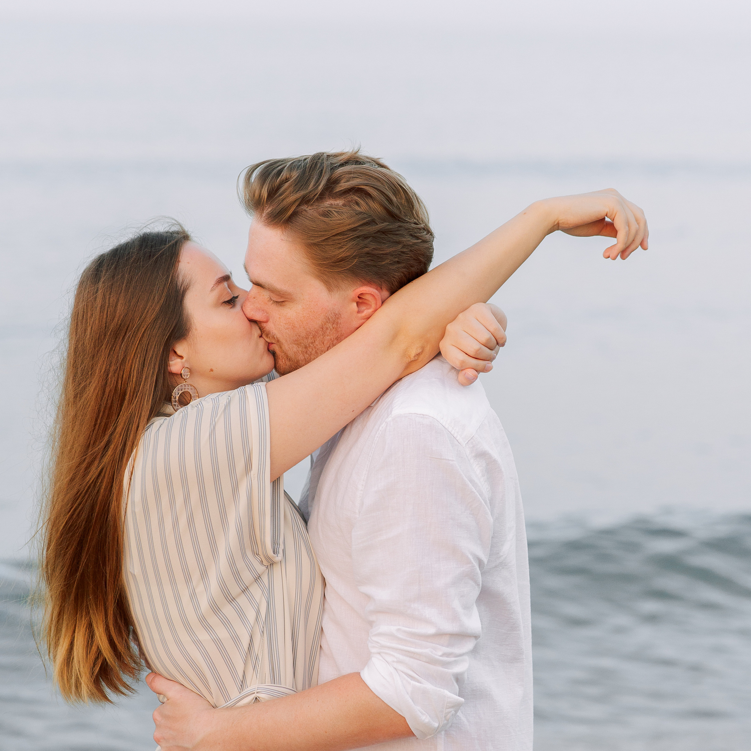 Sunrise. Love Story on the beach in Side. Alsu Develi, Photographer in Turkey, Alanya, Side, Belek, Antalya, Kemer, Turkiye. Photoshooting in Alanya. Photosession in Belek, Side