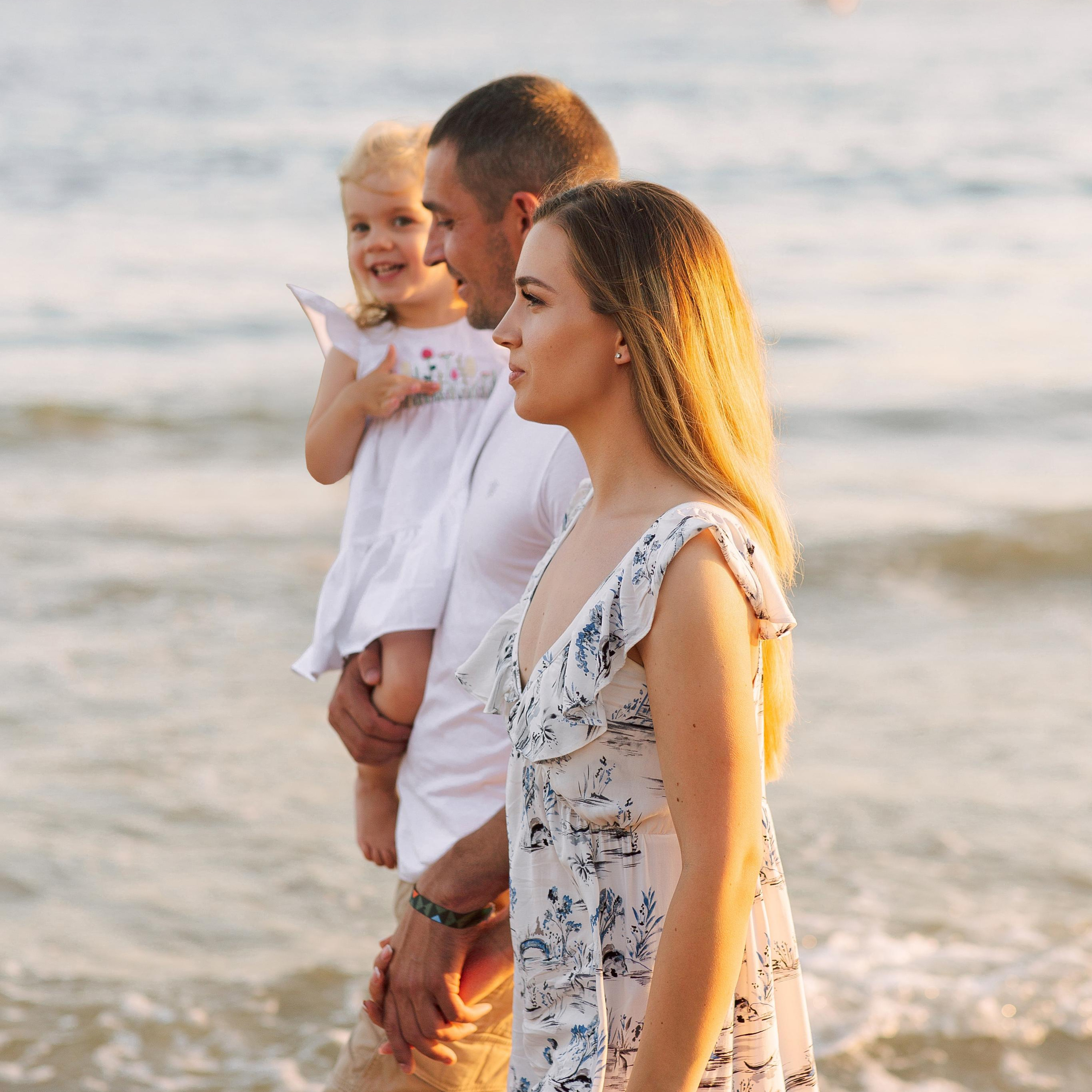 Семейная фотосессия на пляже в Сиде на закате. Алсу Девели. Фотограф в Алании в Турции, Аланья, Сиде, Белек, Анталия, Кемер, Конаклы, Окурджалар. Фотосъемки в Алании. Фотосессия в Алания