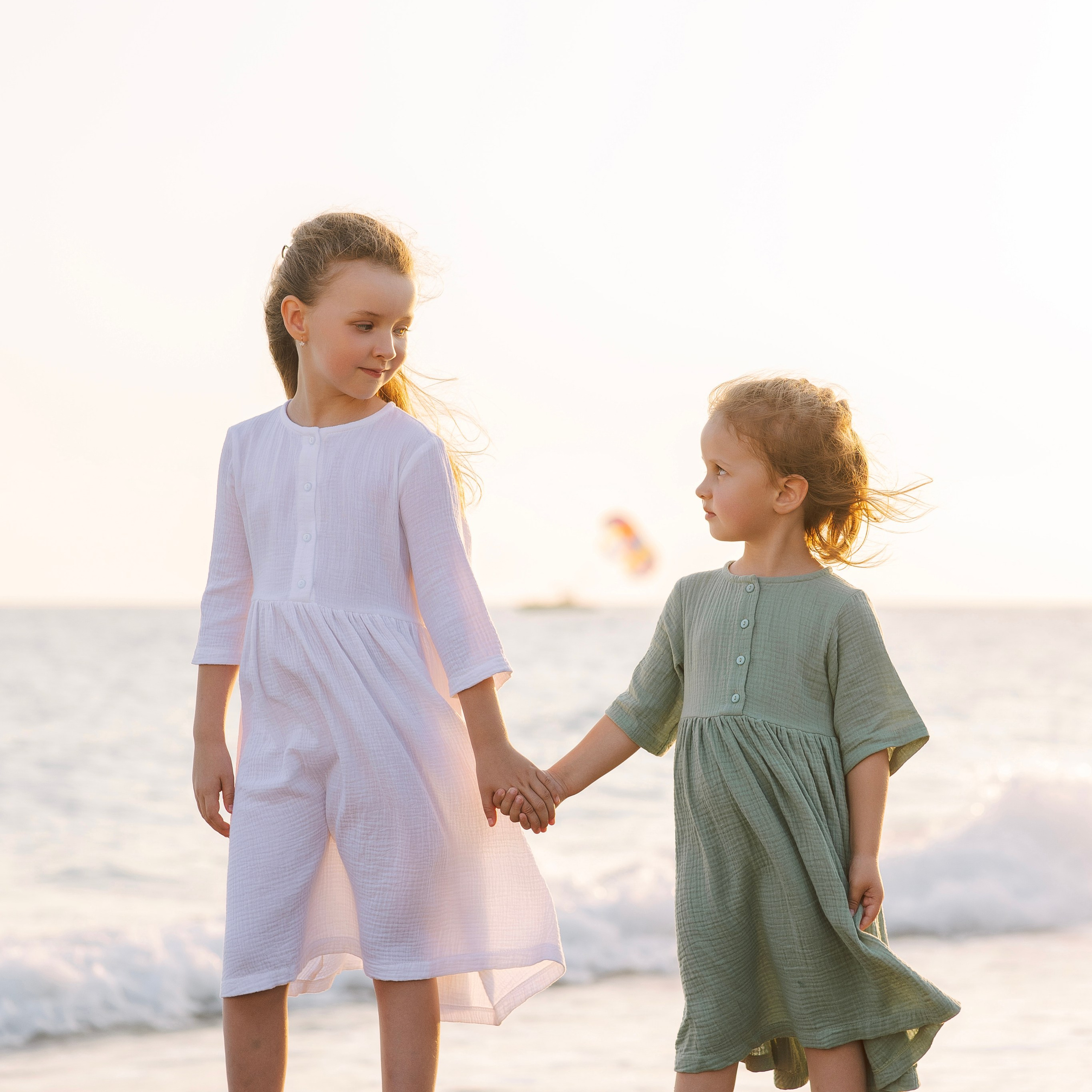 Family photo session on the beach in Side at sunset. Alsu Develi, Photographer in Turkey, Alanya, Side, Belek, Antalya, Kemer, Turkiye. Photoshooting in Alanya. Photosession in Belek, Side