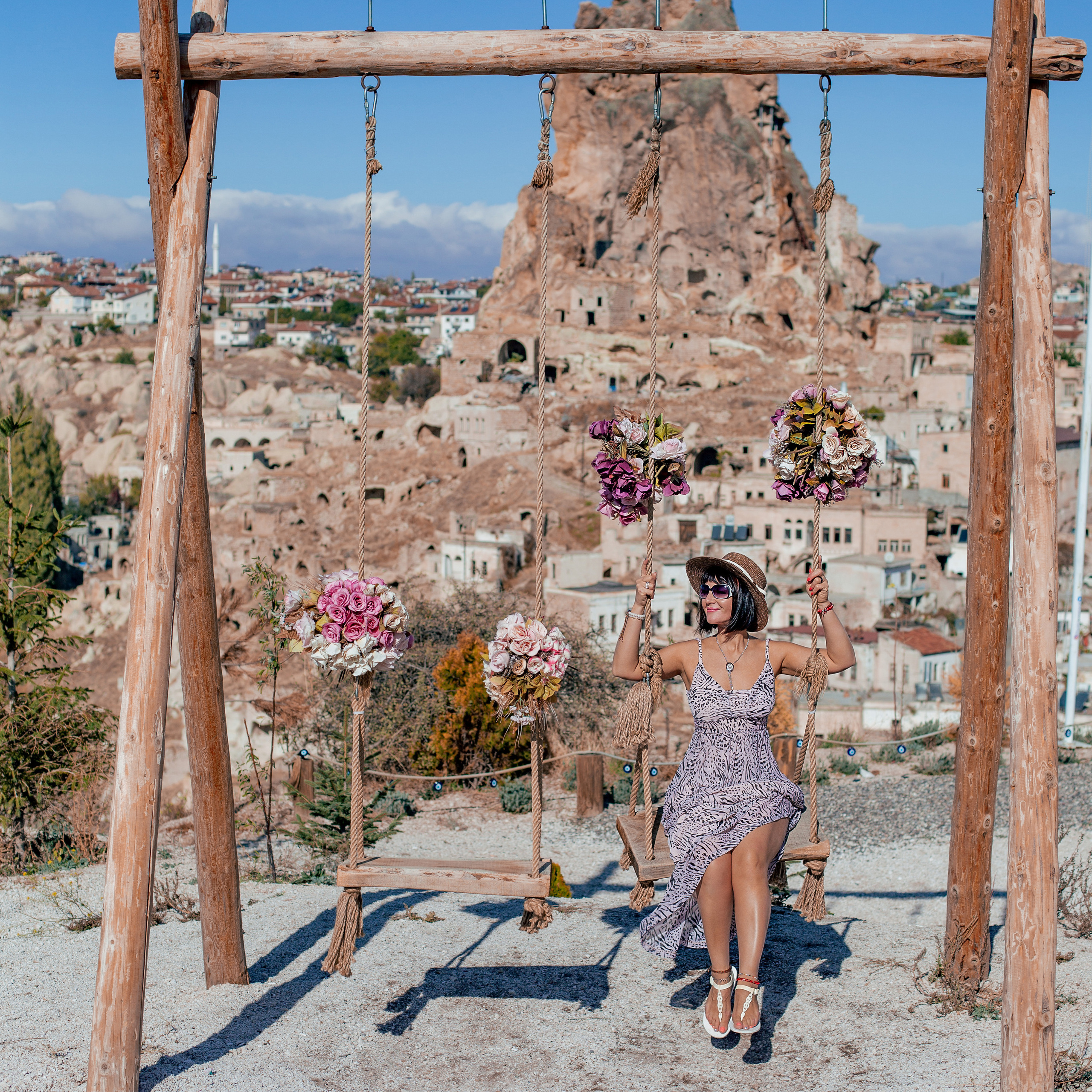Photo shoot in Cappadocia against the backdrop of floating balloons. Alsu Develi, Photographer in Turkey, Alanya, Side, Belek, Antalya, Kemer, Turkiye. Photoshooting in Alanya. Photosession in Belek, Side