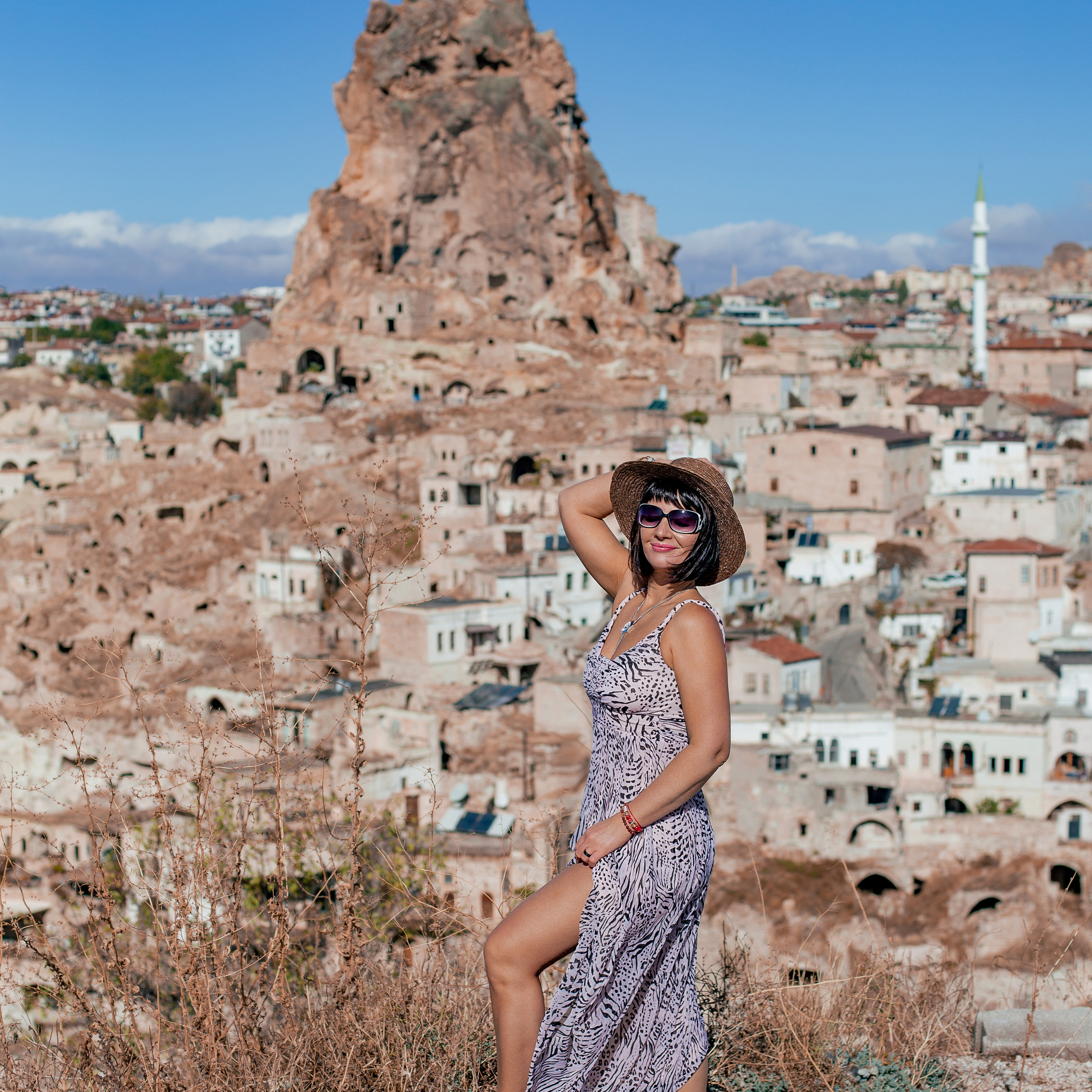 Photo shoot in Cappadocia against the backdrop of floating balloons. Alsu Develi, Photographer in Turkey, Alanya, Side, Belek, Antalya, Kemer, Turkiye. Photoshooting in Alanya. Photosession in Belek, Side