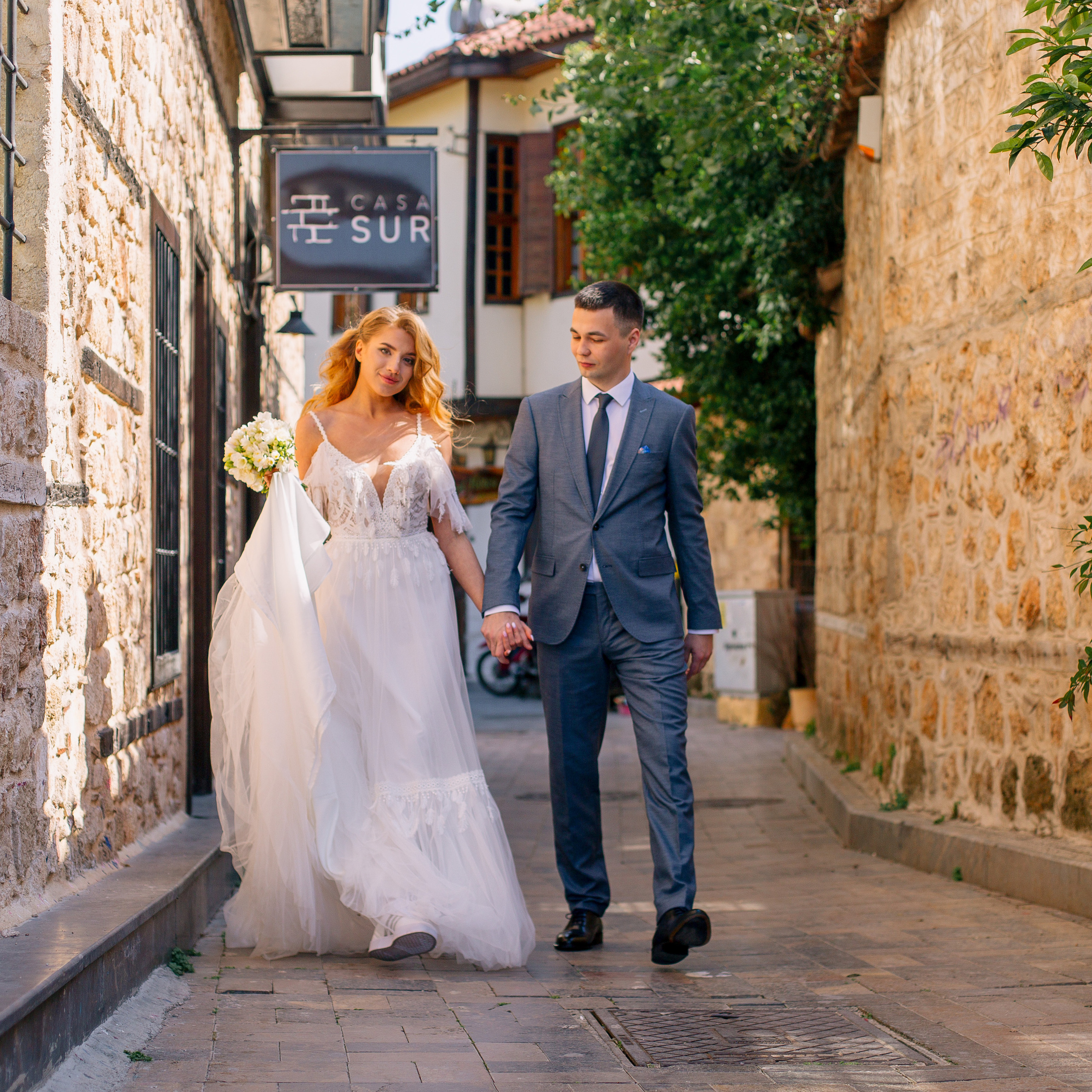 Wedding photo session in Kaleici, Antalya. Alsu Develi, Photographer in Turkey, Alanya, Side, Belek, Antalya, Kemer, Turkiye. Photoshooting in Alanya. Photosession in Belek, Side