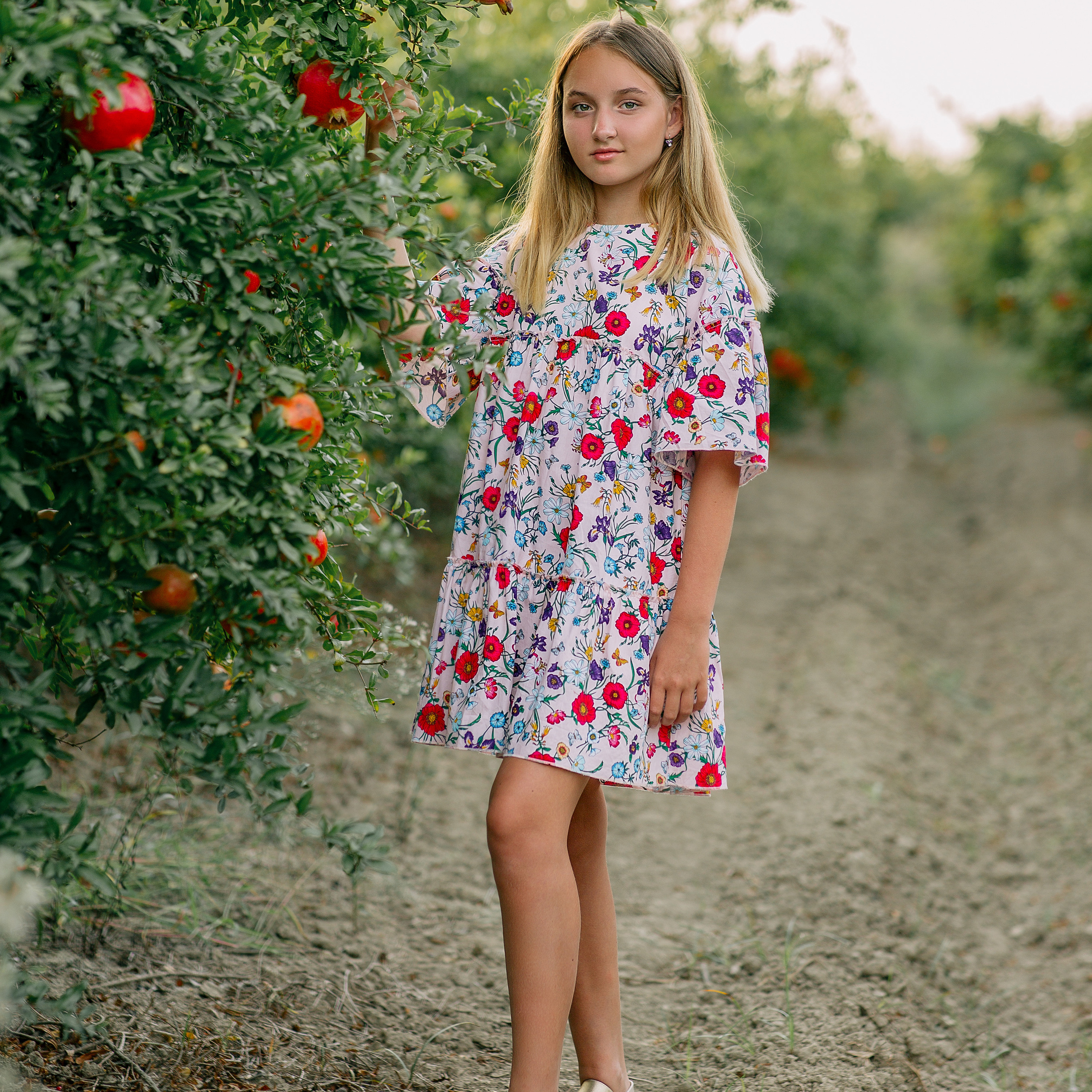 Семейная фотосессия в гранатовом саду. Алсу Девели. Фотограф в Алании в Турции, Аланья, Сиде, Белек, Анталия, Кемер, Конаклы, Окурджалар. Фотосъемки в Алании. Фотосессия в Алания