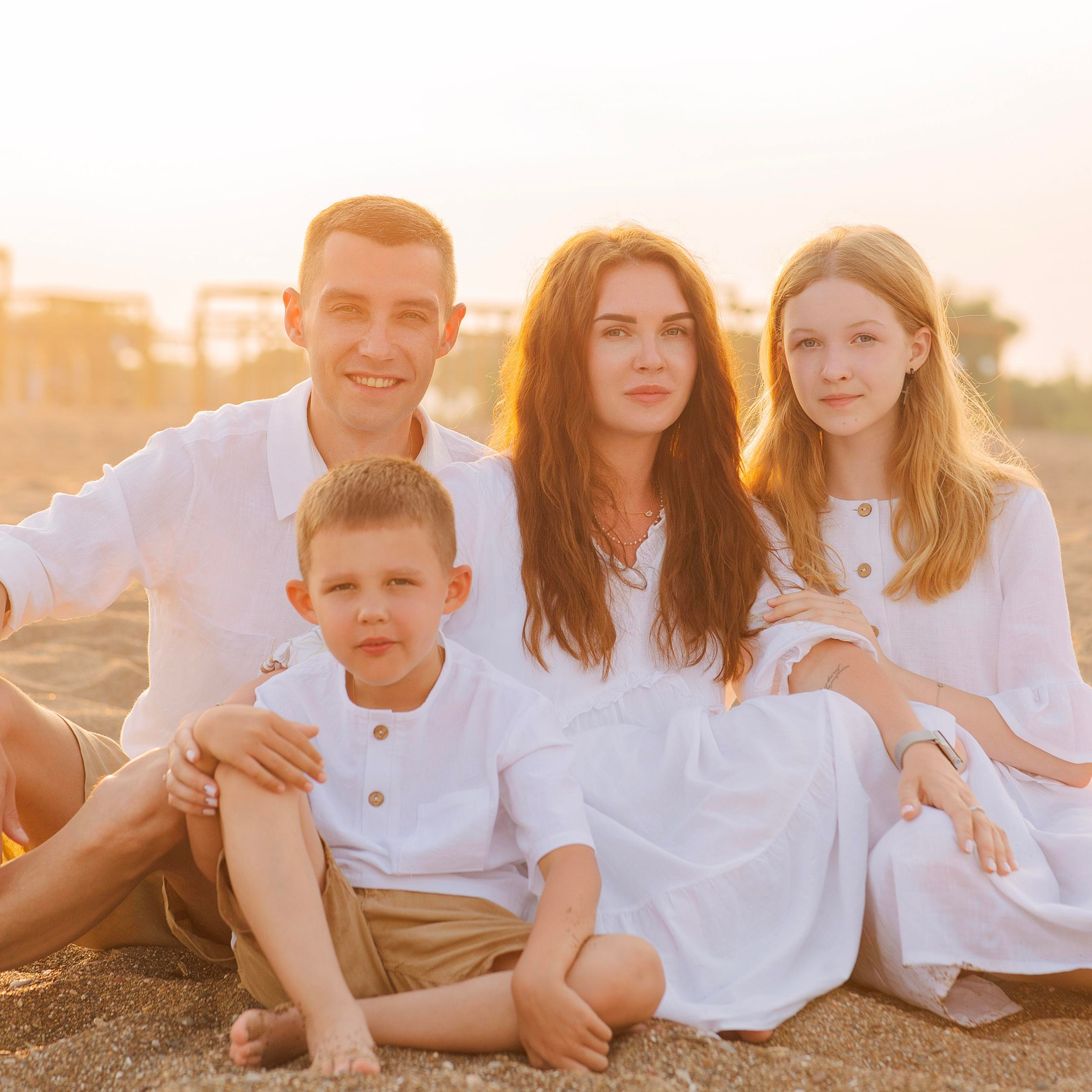 Семейная фотосессия на пляже в Анталии. Алсу Девели. Фотограф в Алании в Турции, Аланья, Сиде, Белек, Анталия, Кемер, Конаклы, Окурджалар. Фотосъемки в Алании. Фотосессия в Алания