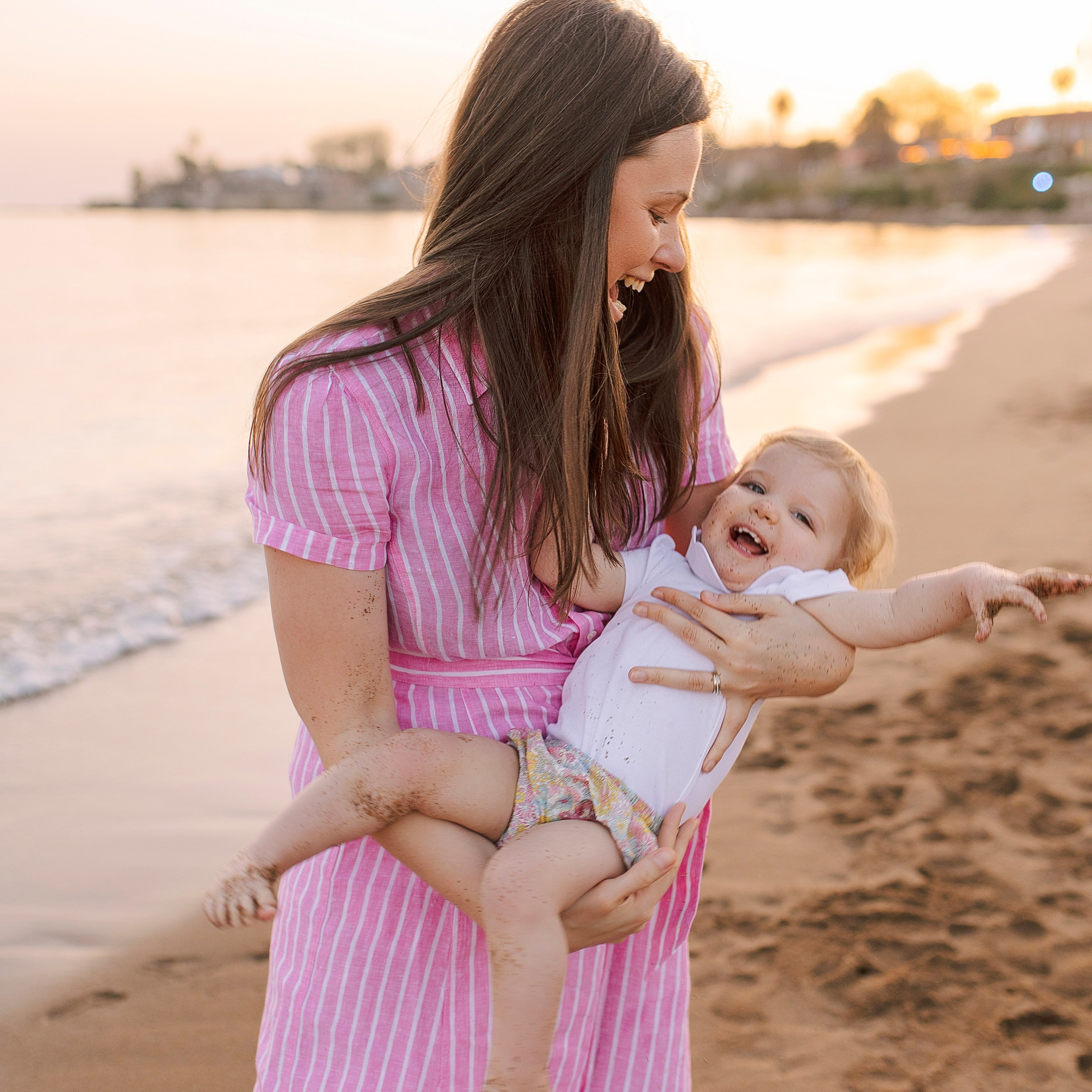 Семейная фотосессия на пляже в Сиде на закате. Алсу Девели. Фотограф в Алании в Турции, Аланья, Сиде, Белек, Анталия, Кемер, Конаклы, Окурджалар. Фотосъемки в Алании. Фотосессия в Алания