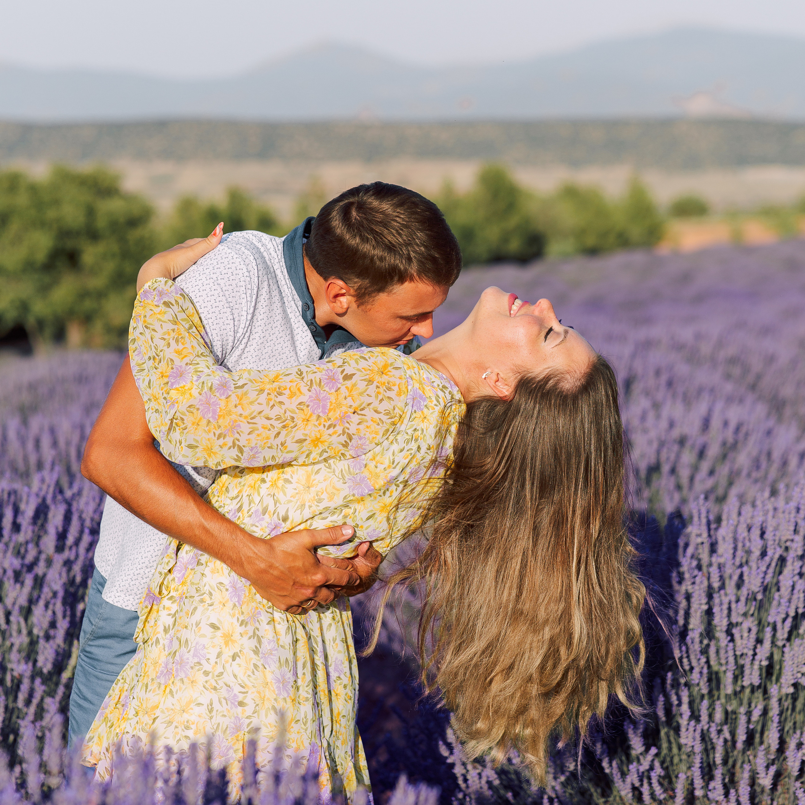 Love Story на лавандовых полях. Алсу Девели. Фотограф в Алании в Турции, Аланья, Сиде, Белек, Анталия, Кемер, Конаклы, Окурджалар. Фотосъемки в Алании. Фотосессия в Алания