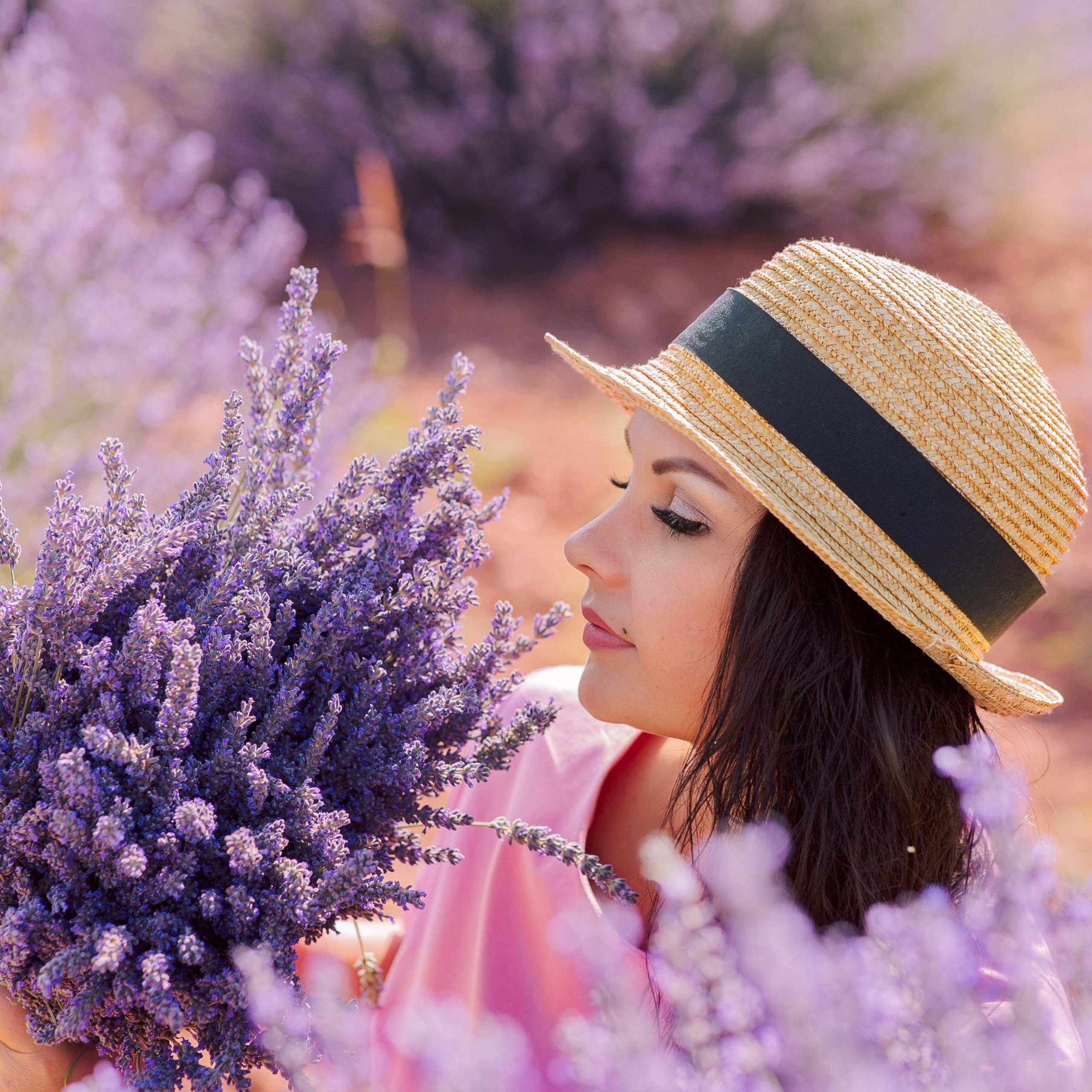 Individual photo session in a lavender field. Alsu Develi, Photographer in Turkey, Alanya, Side, Belek, Antalya, Kemer, Turkiye. Photoshooting in Alanya. Photosession in Belek, Side