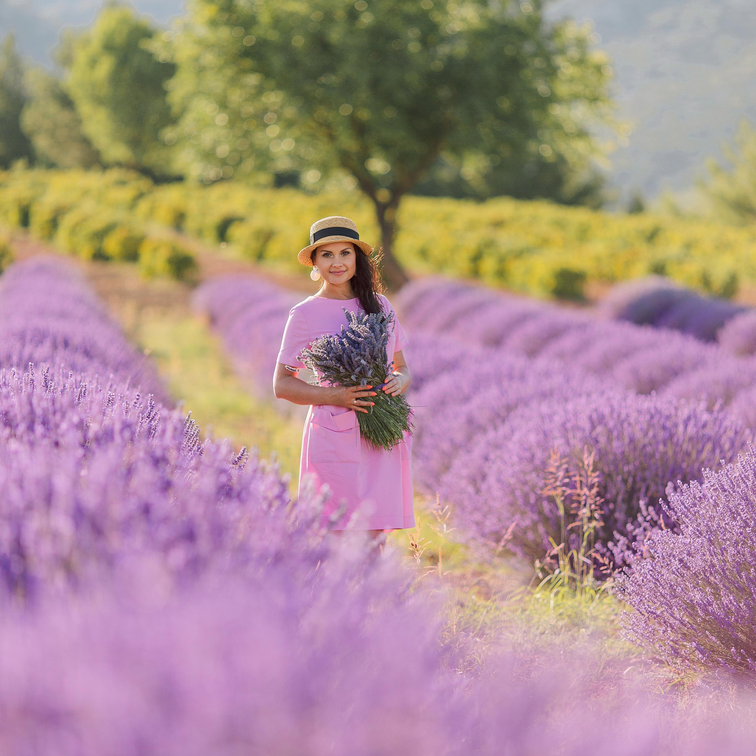 Individual photo session in a lavender field. Alsu Develi, Photographer in Turkey, Alanya, Side, Belek, Antalya, Kemer, Turkiye. Photoshooting in Alanya. Photosession in Belek, Side