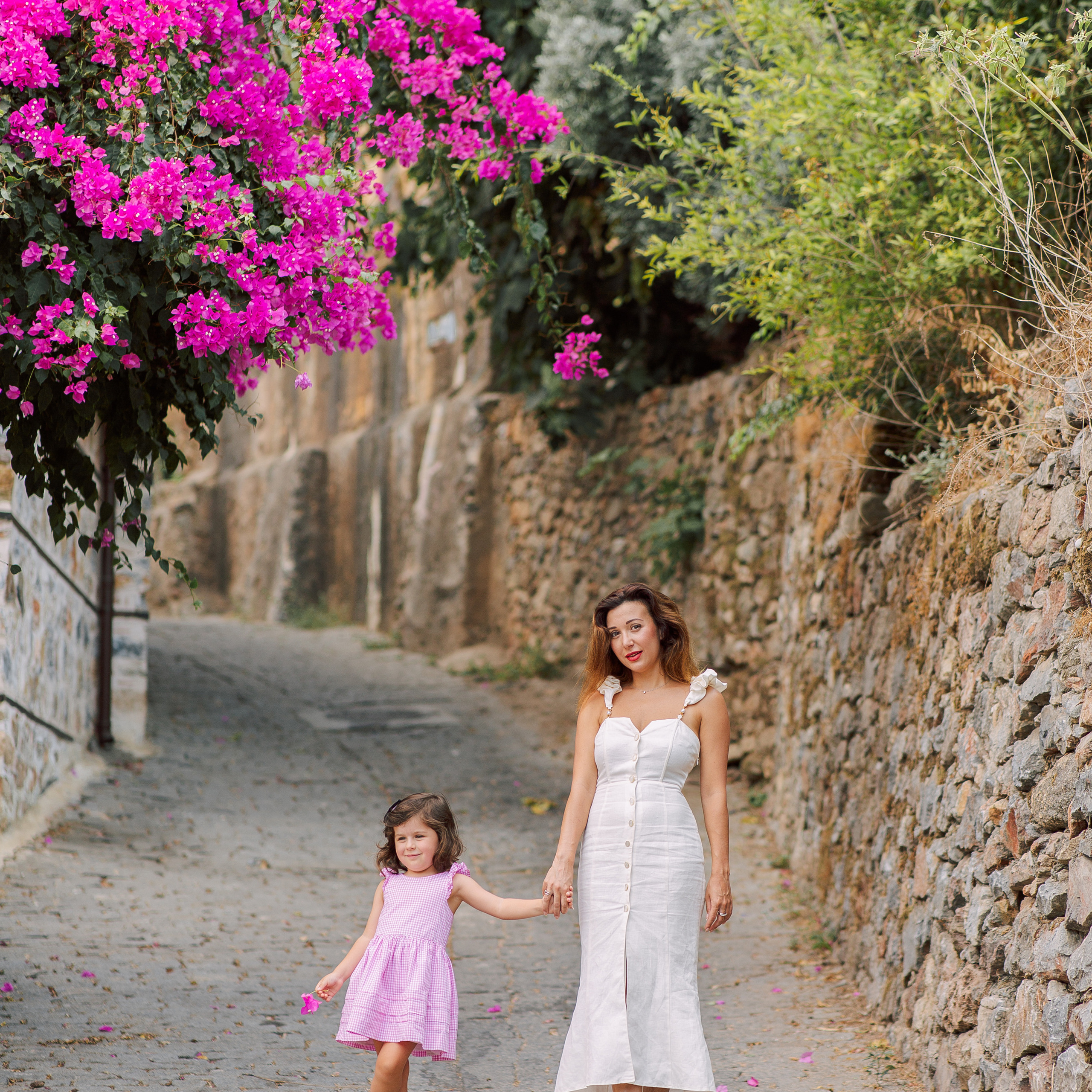 Красивая семейная съемка у крепости Алании. Алсу Девели. Фотограф в Алании в Турции, Аланья, Сиде, Белек, Анталия, Кемер, Конаклы, Окурджалар. Фотосъемки в Алании. Фотосессия в Алания