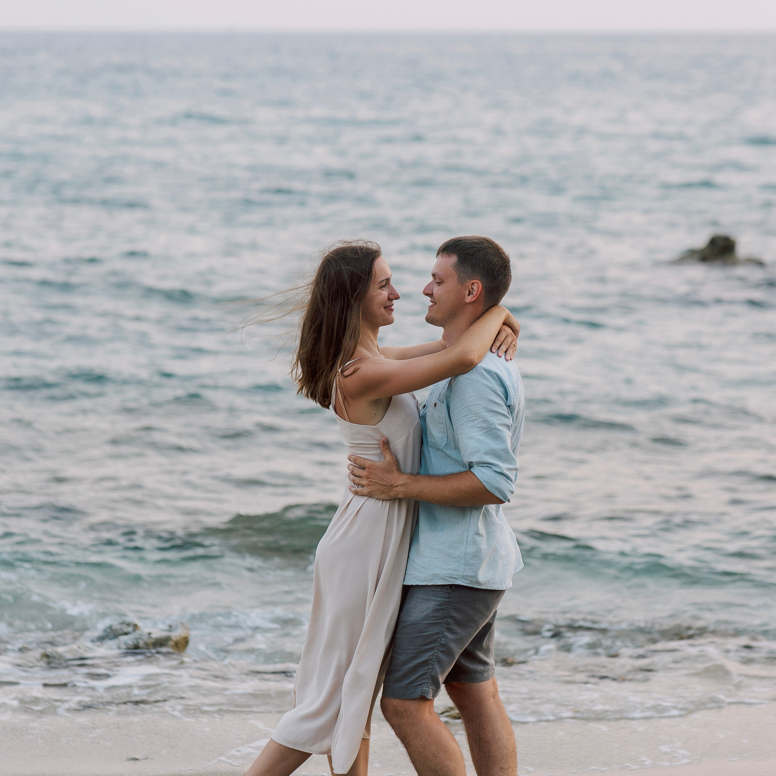 Sunset. Beach. Family photo session on Cleopatra beach at sunset in Alanya. Alanya. Alsu Develi, Photographer in Turkey, Alanya, Side, Belek, Antalya, Kemer, Turkiye. Photoshooting in Alanya. Photosession in Belek, Side