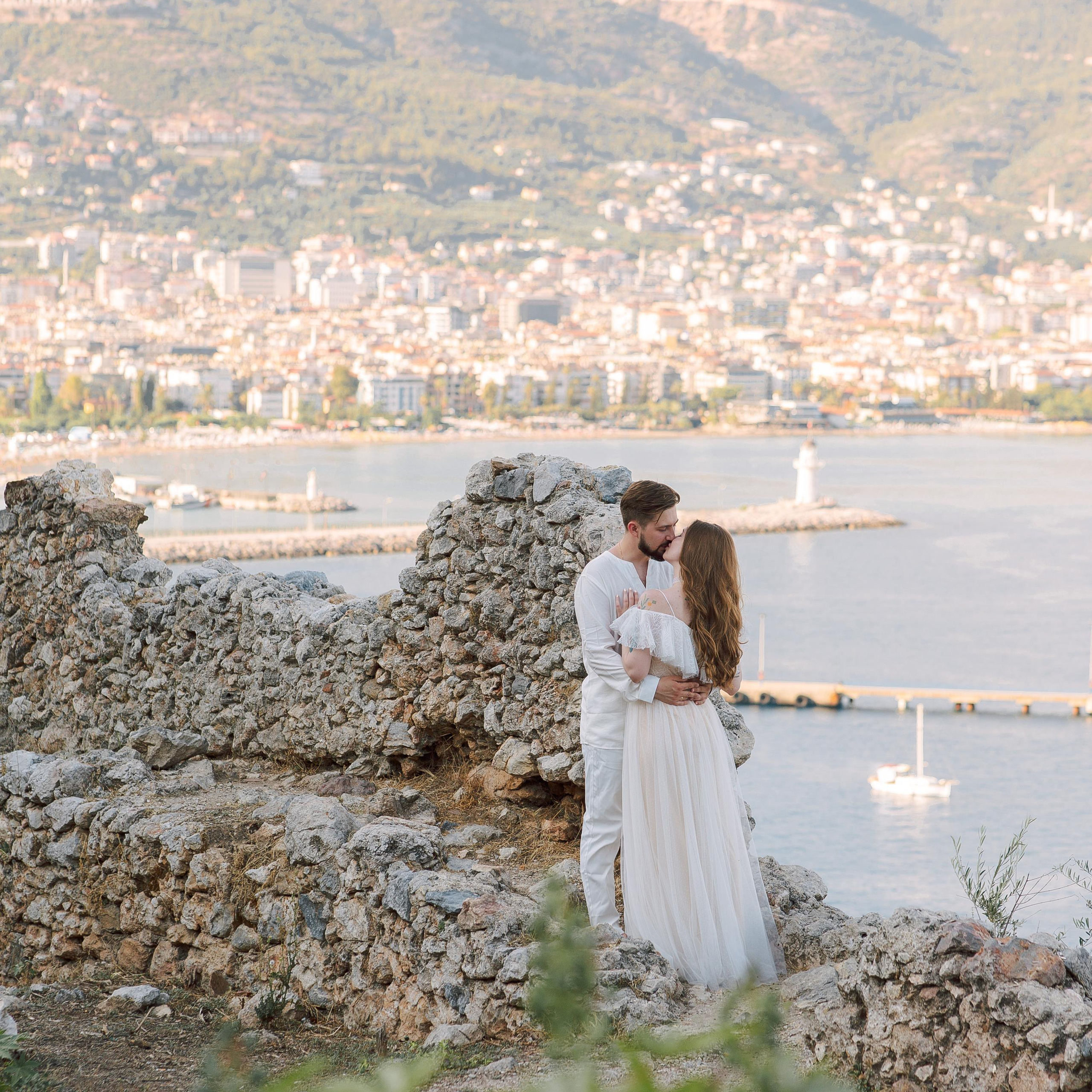 Фотосессия для пар у крепости Алания couple love story. Alsu Develi, Photographer in Turkey, Alanya, Side, Belek, Antalya, Kemer, Turkiye. Photoshooting in Alanya. Photosession in Belek, Side