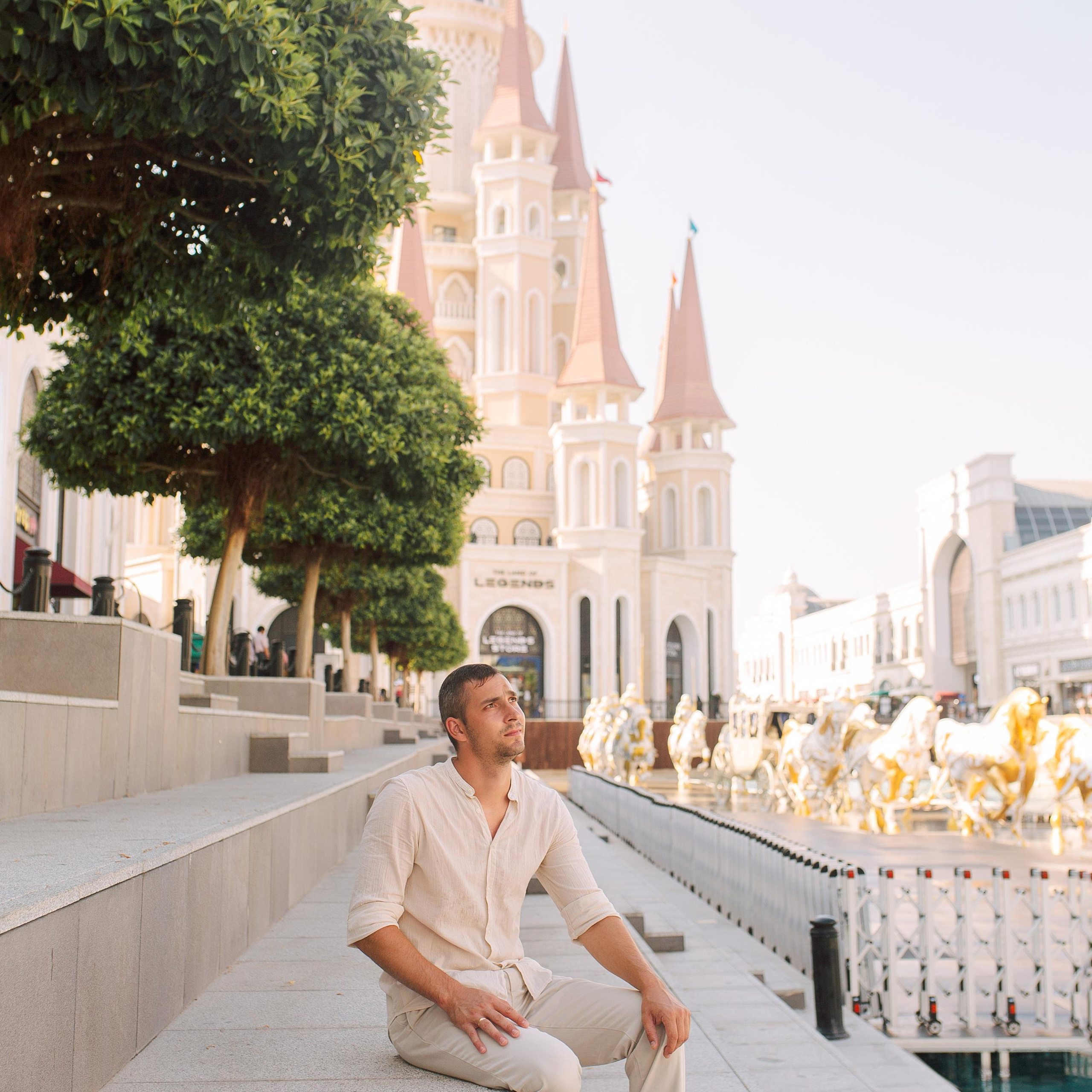 Family photo session in the Land of Legends park. Alsu Develi, Photographer in Turkey, Alanya, Side, Belek, Antalya, Kemer, Turkiye. Photoshooting in Alanya. Photosession in Belek, Side