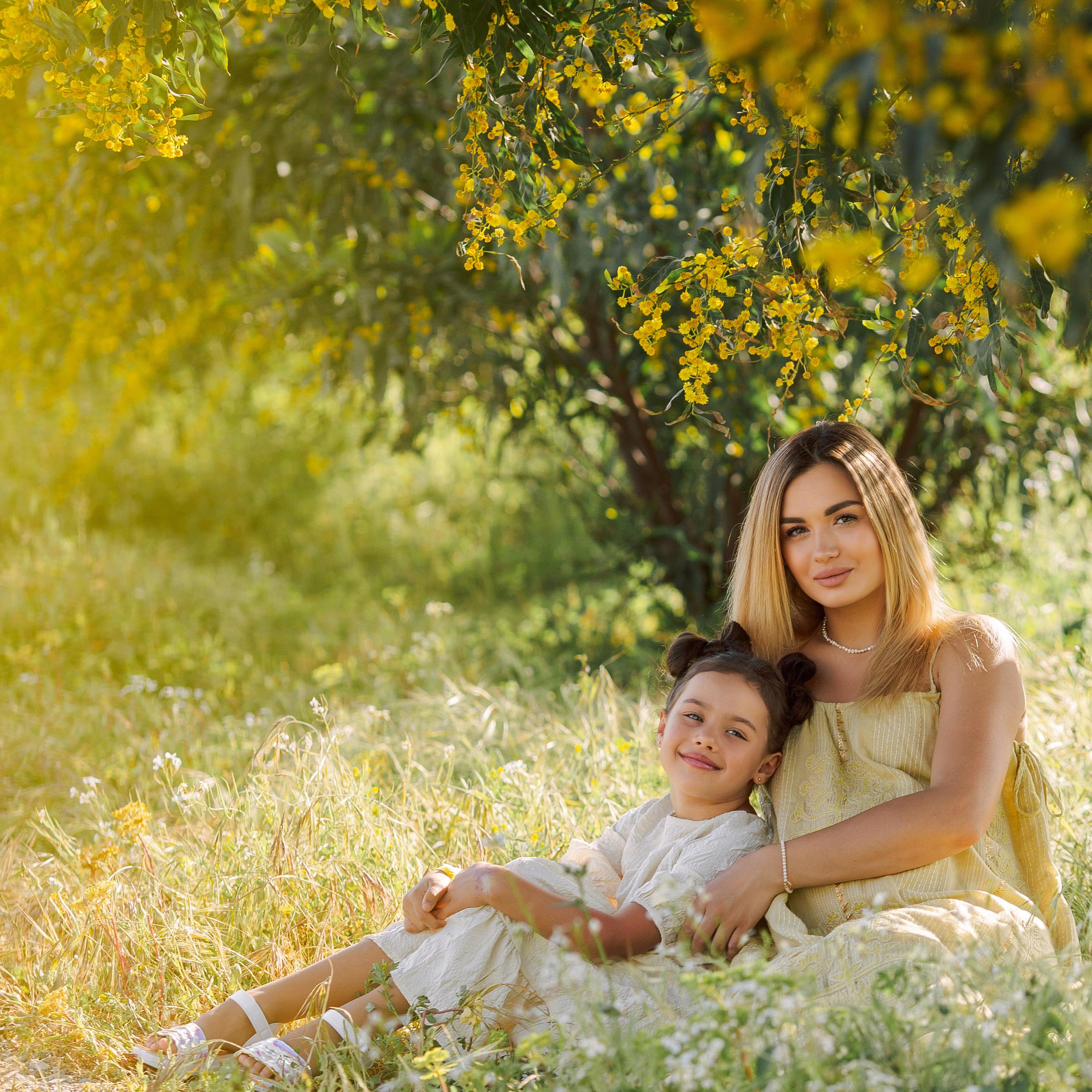 Photo shoot of the unique beauty of yellow mimosa trees. Alsu Develi, Photographer in Turkey, Alanya, Side, Belek, Antalya, Kemer, Turkiye. Photoshooting in Alanya. Photosession in Belek, Side