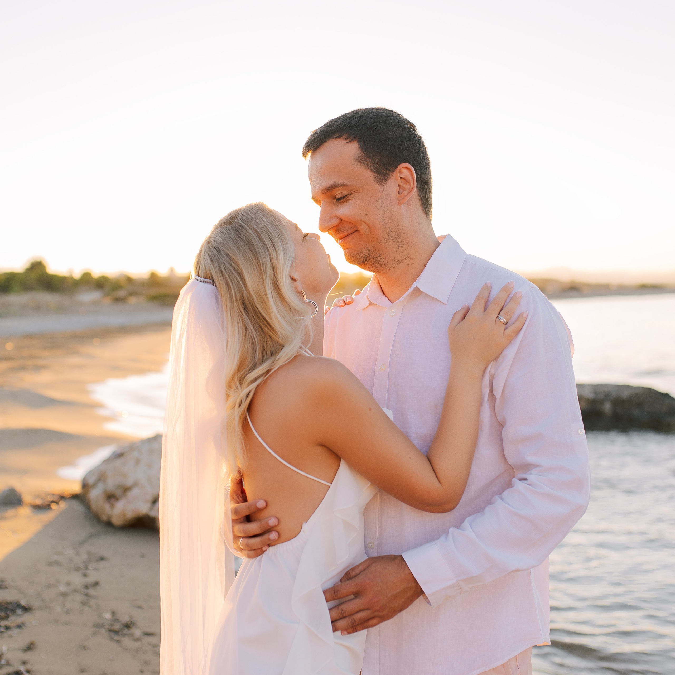 Закат. Love Story на пляже в Сиде на рассвете. Алсу Девели. Фотограф в Алании в Турции, Аланья, Сиде, Белек, Анталия, Кемер, Конаклы, Окурджалар. Фотосъемки в Алании. Фотосессия в Алания