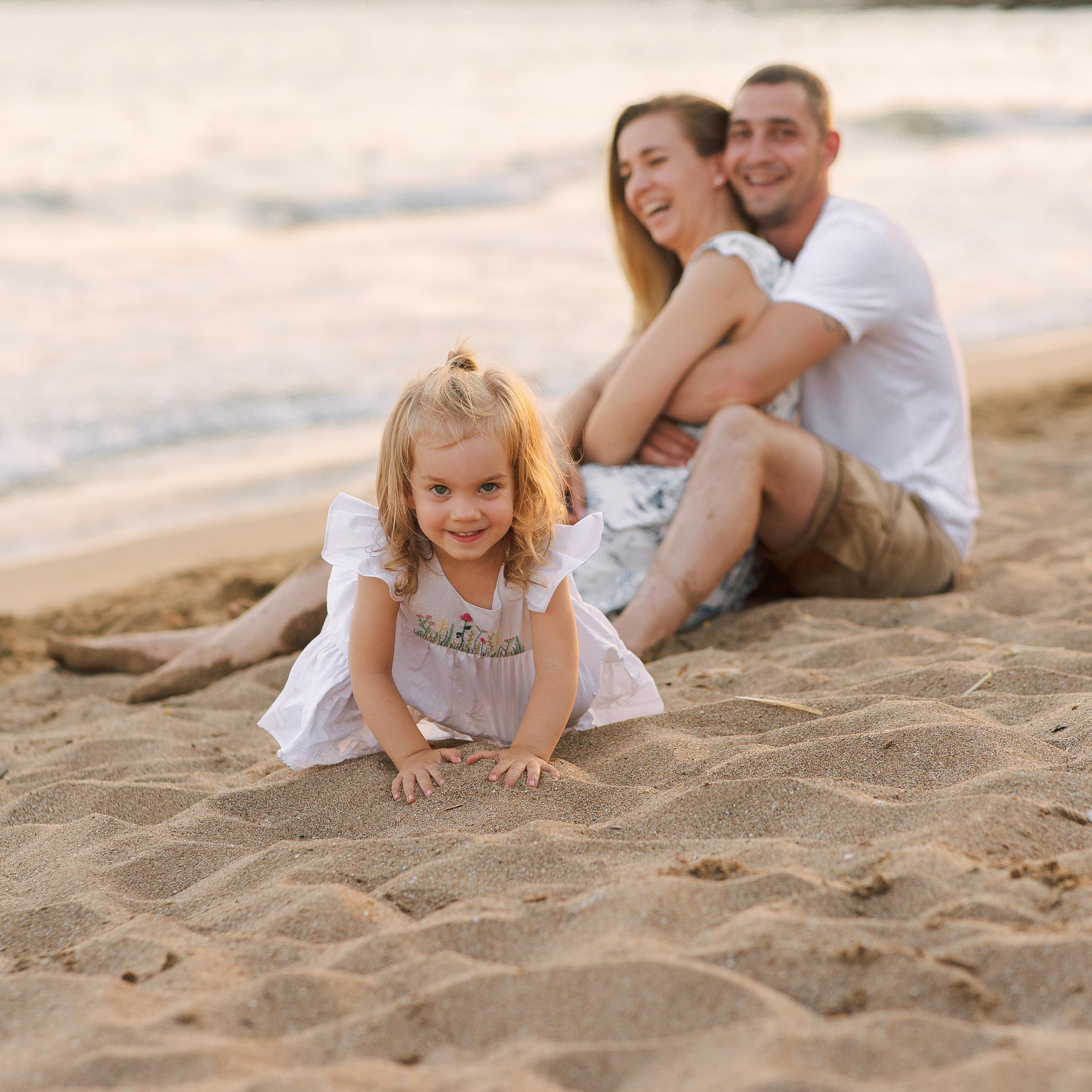 Семейная фотосессия на пляже в Сиде на закате. Алсу Девели. Фотограф в Алании в Турции, Аланья, Сиде, Белек, Анталия, Кемер, Конаклы, Окурджалар. Фотосъемки в Алании. Фотосессия в Алания