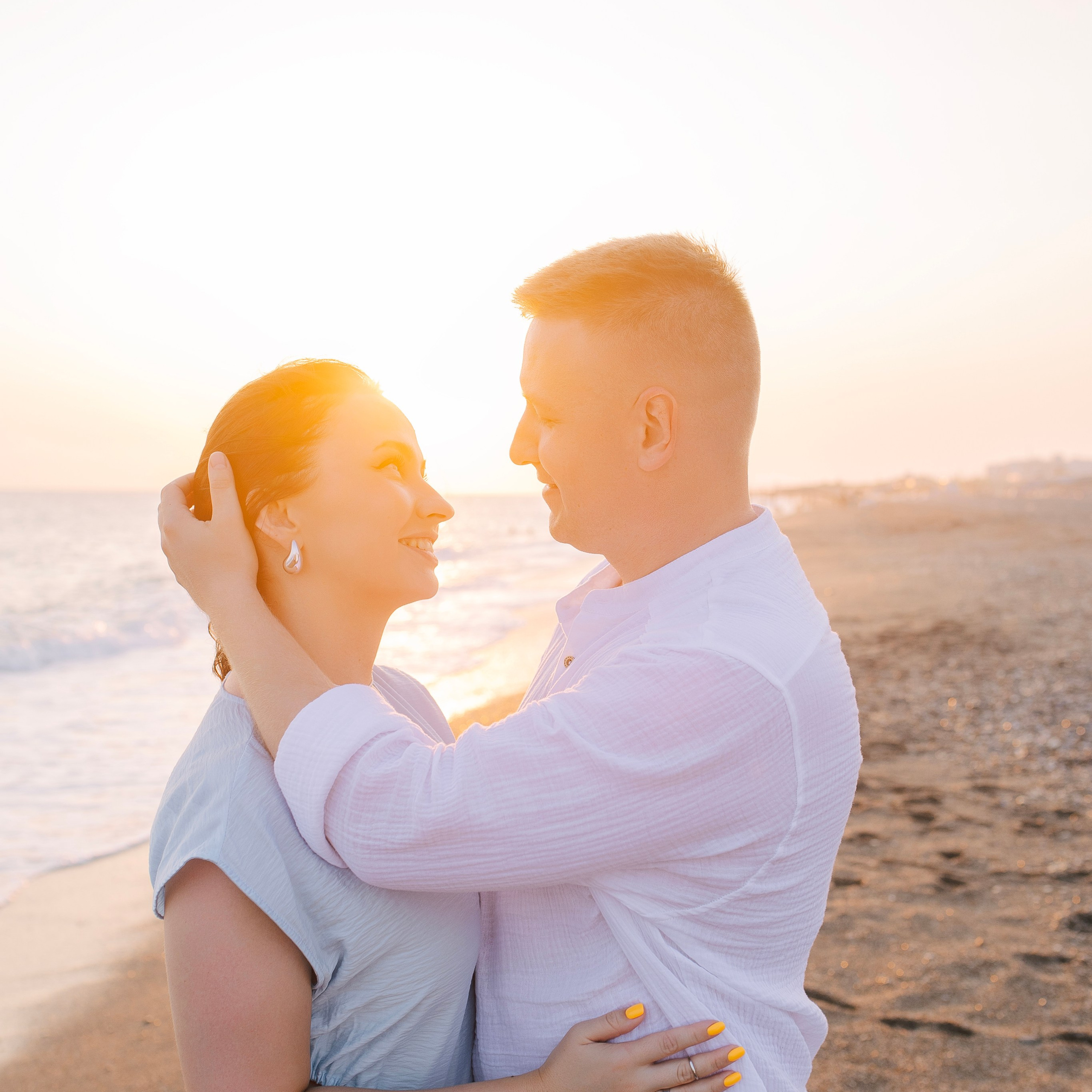 Family photo session on the beach in Side at sunset. Alsu Develi, Photographer in Turkey, Alanya, Side, Belek, Antalya, Kemer, Turkiye. Photoshooting in Alanya. Photosession in Belek, Side