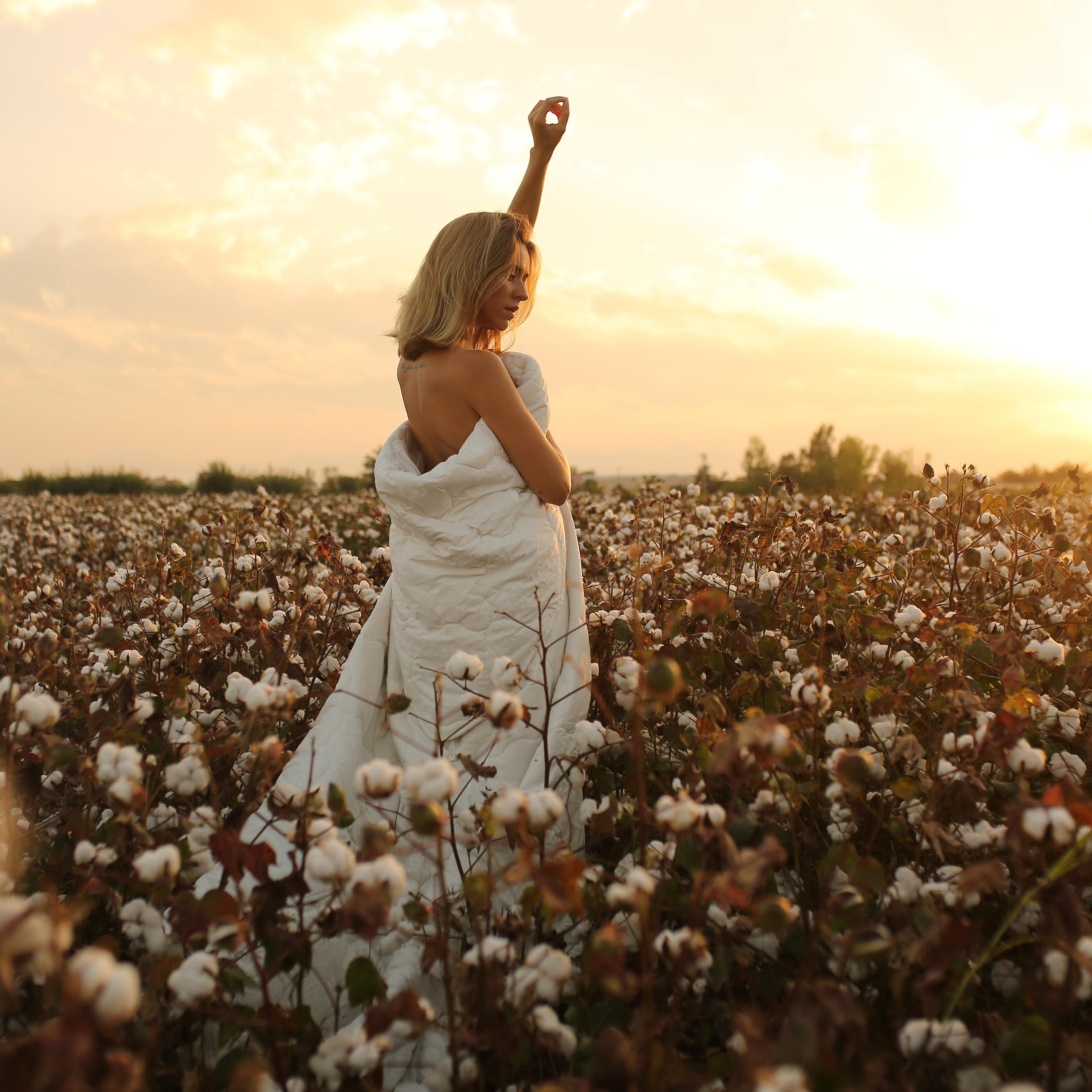 Фотосессия на хлопковом поле. Алсу Девели. Фотограф в Алании в Турции, Аланья, Сиде, Белек, Анталия, Кемер, Конаклы, Окурджалар. Фотосъемки в Алании. Фотосессия в Алания