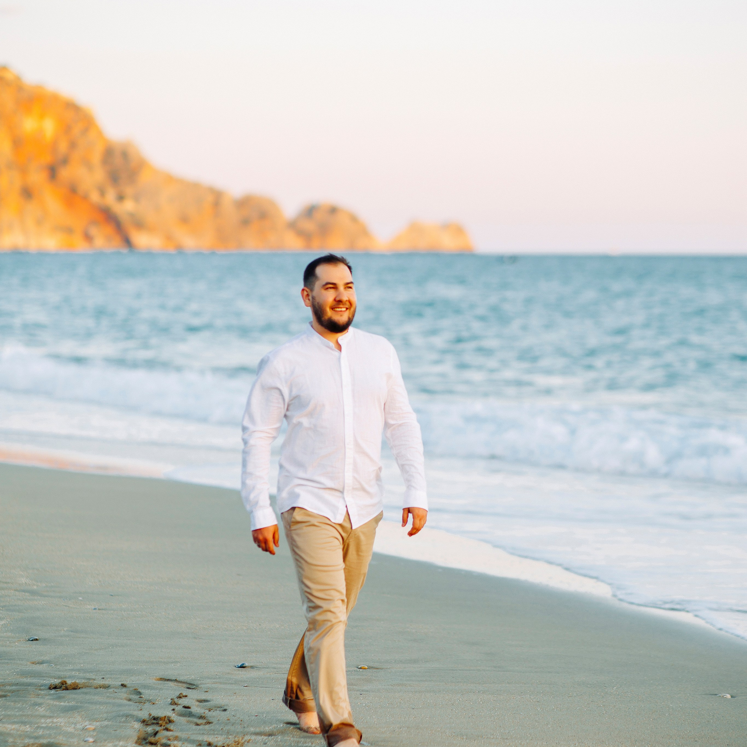 Sunset. Wedding photo shoot on Cleopatra beach. Alsu Develi, Photographer in Turkey, Alanya, Side, Belek, Antalya, Kemer, Turkiye. Photoshooting in Alanya. Photosession in Belek, Side