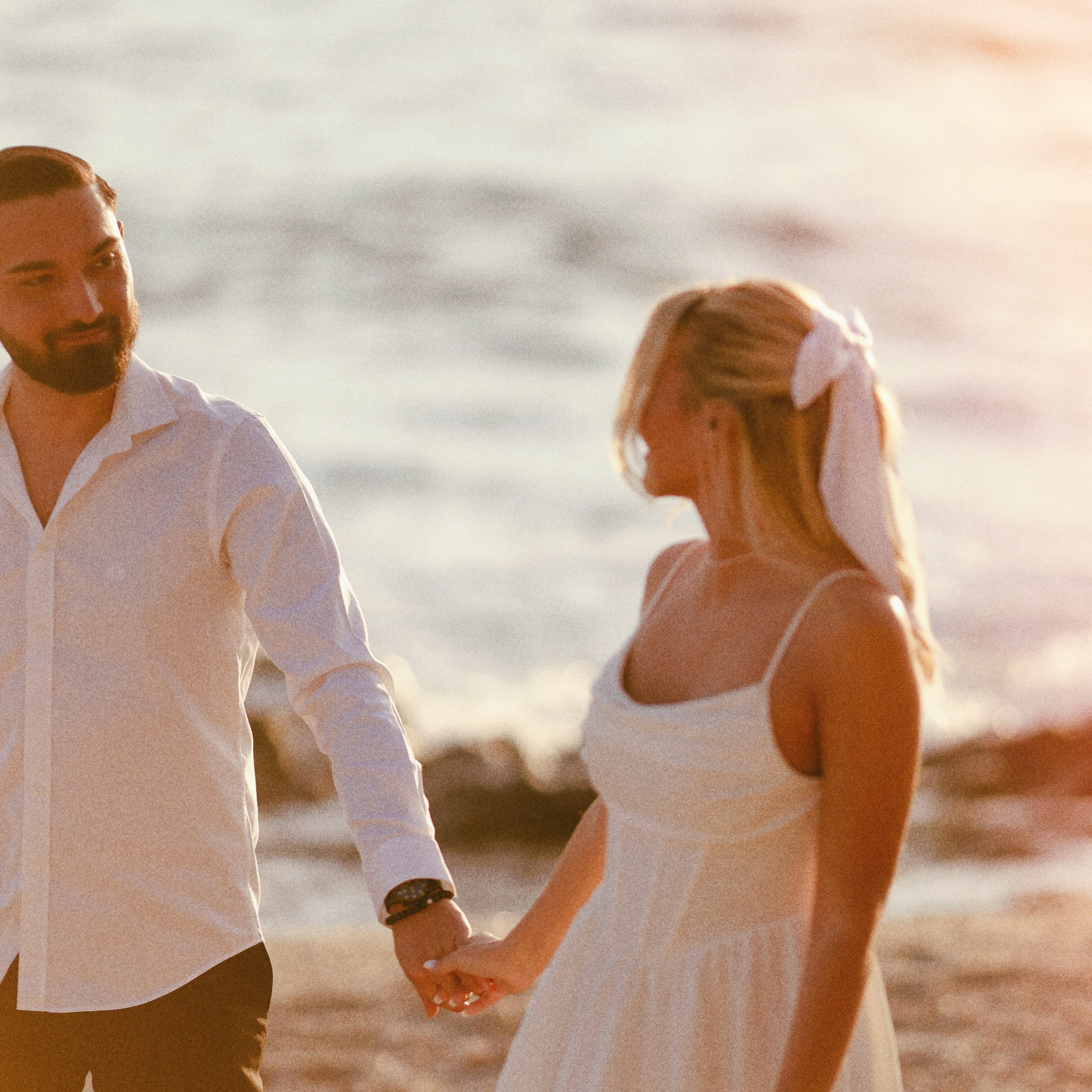 Фотосессия на пляже для пар. Алсу Девели. Фотограф в Алании в Турции, Аланья, Сиде, Белек, Анталия, Кемер, Конаклы, Окурджалар. Фотосъемки в Алании. Фотосессия в Алания