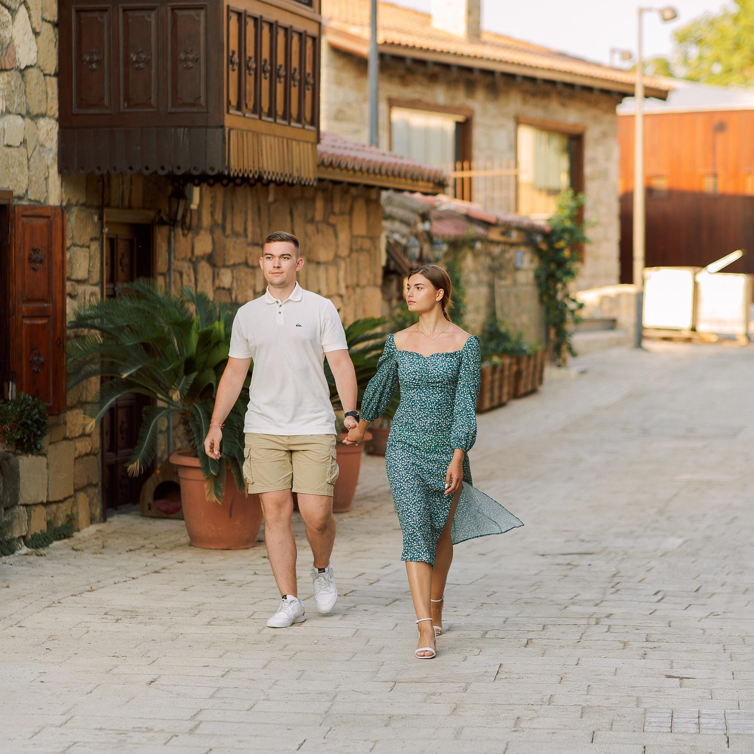 Marriage proposal in the ancient city of Side. Alsu Develi, Photographer in Turkey, Alanya, Side, Belek, Antalya, Kemer, Turkiye. Photoshooting in Alanya. Photosession in Belek, Side