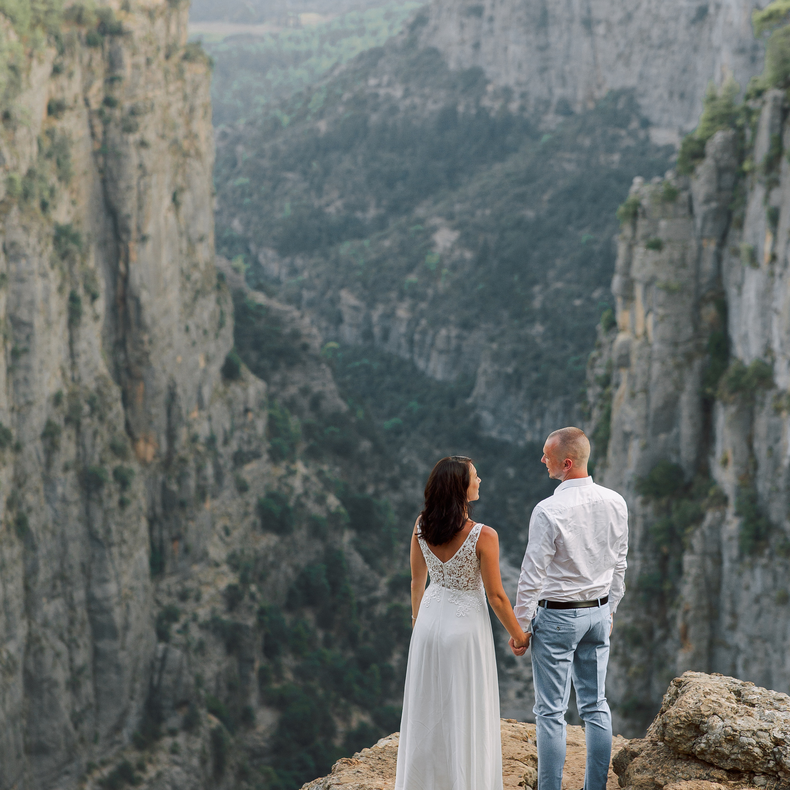 Парная фотосессия у каньона. Алсу Девели. Фотограф в Алании в Турции, Аланья, Сиде, Белек, Анталия, Кемер, Конаклы, Окурджалар. Фотосъемки в Алании. Фотосессия в Алания