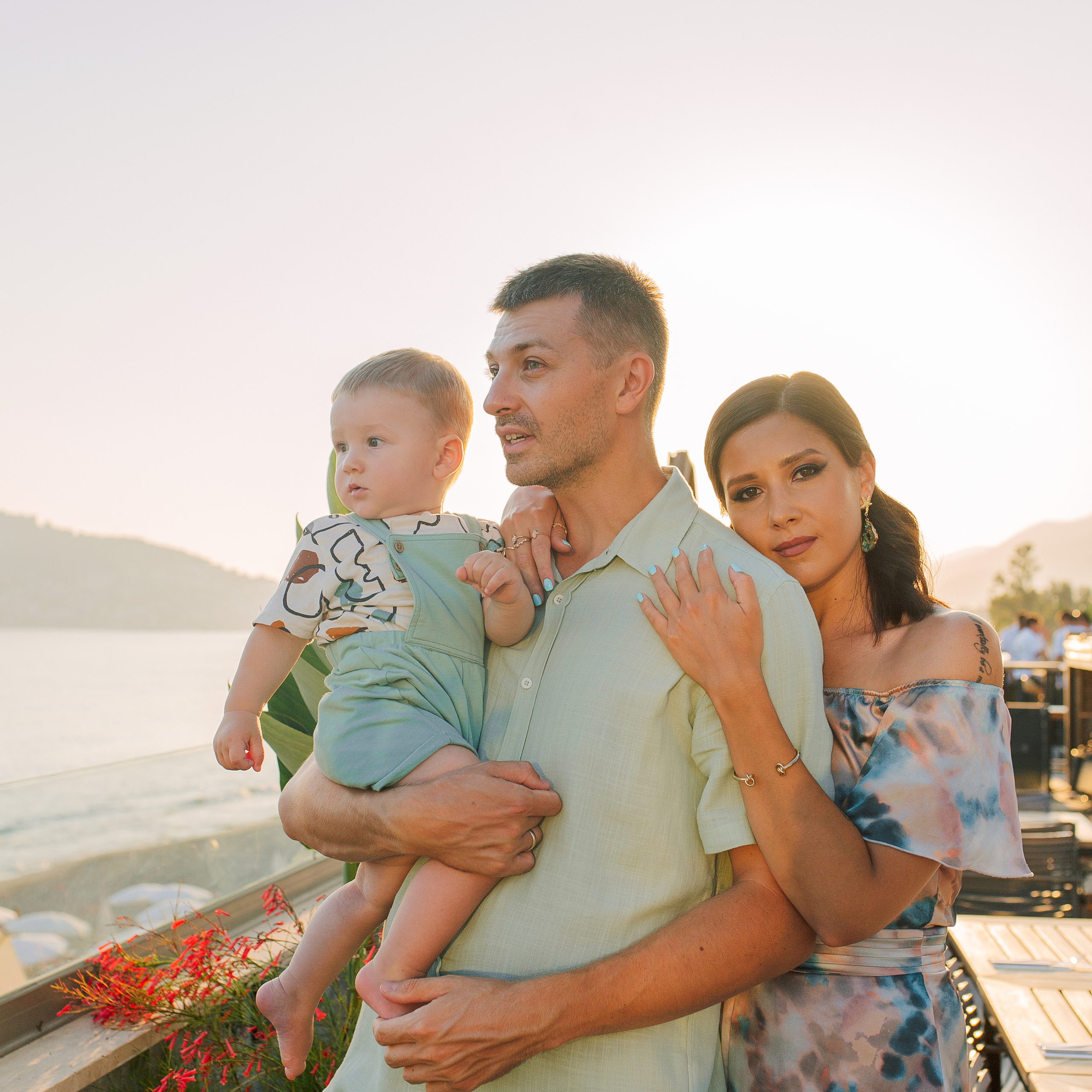 Birthday photosession in a cafe. Alsu Develi, Photographer in Turkey, Alanya, Side, Belek, Antalya, Kemer, Turkiye. Photoshooting in Alanya. Photosession in Belek, Side