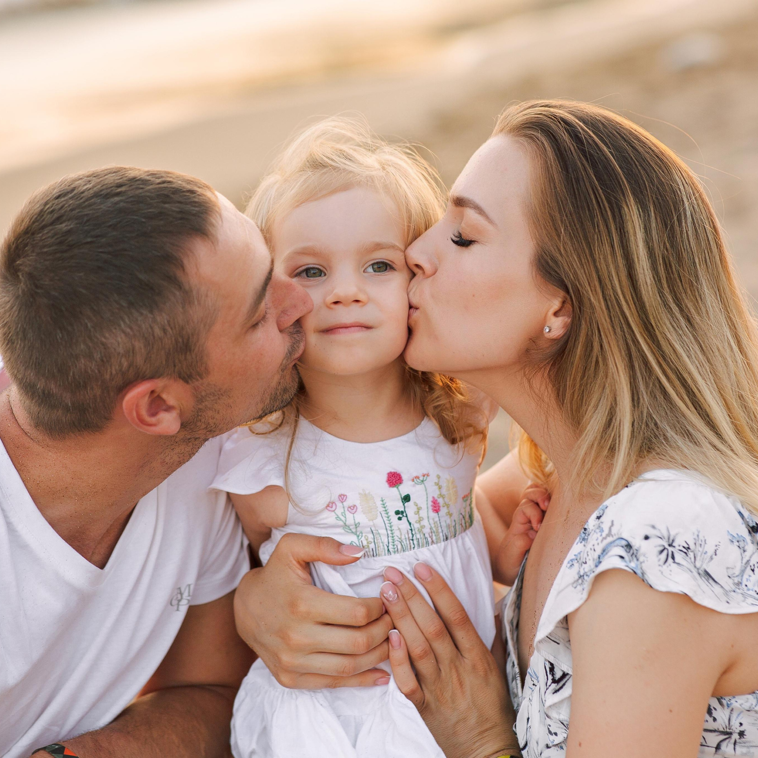 Семейная фотосессия на пляже в Сиде на закате. Алсу Девели. Фотограф в Алании в Турции, Аланья, Сиде, Белек, Анталия, Кемер, Конаклы, Окурджалар. Фотосъемки в Алании. Фотосессия в Алания