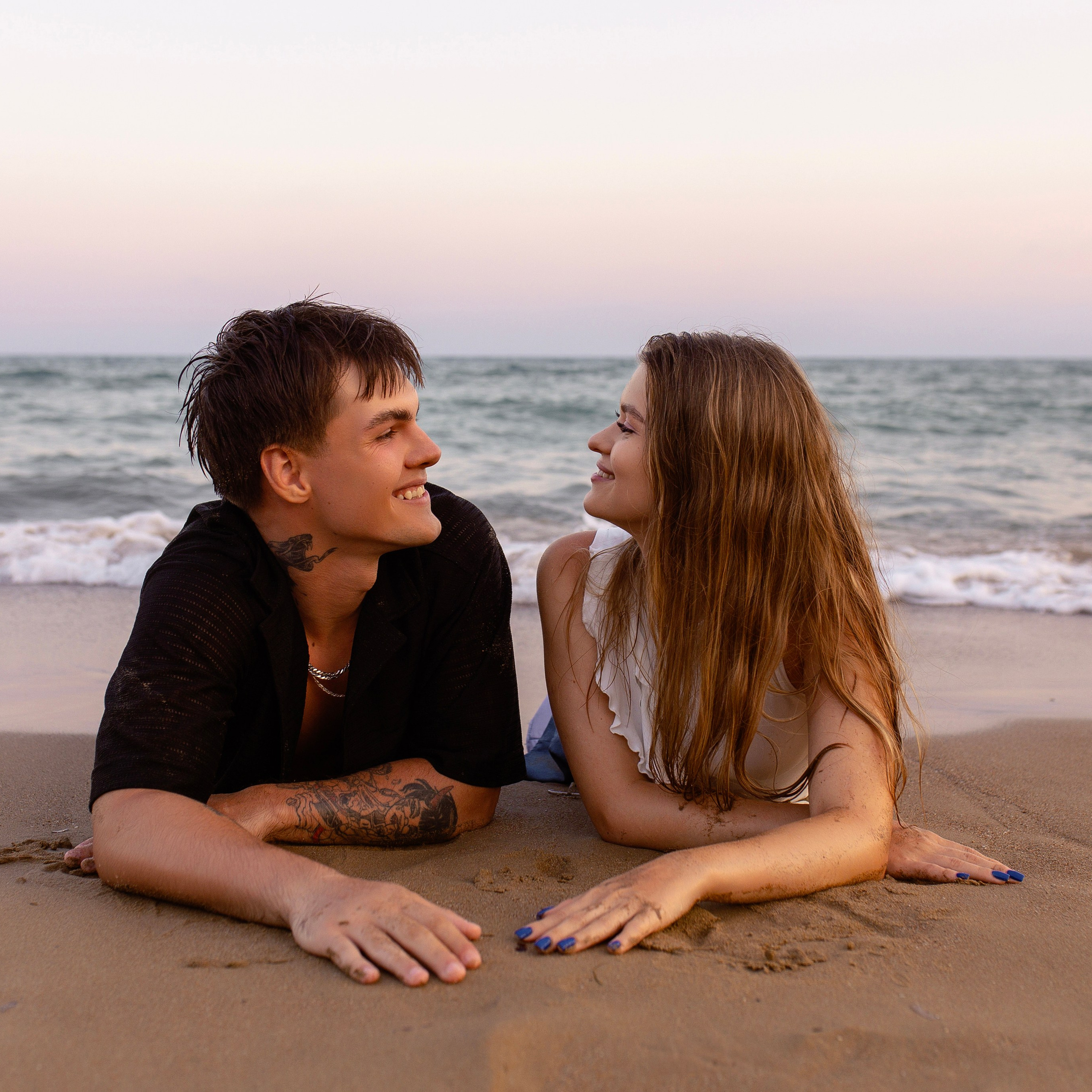 Закат. Love Story на пляже в Сиде на закате. Алсу Девели. Фотограф в Алании в Турции, Аланья, Сиде, Белек, Анталия, Кемер, Конаклы, Окурджалар. Фотосъемки в Алании. Фотосессия в Алания