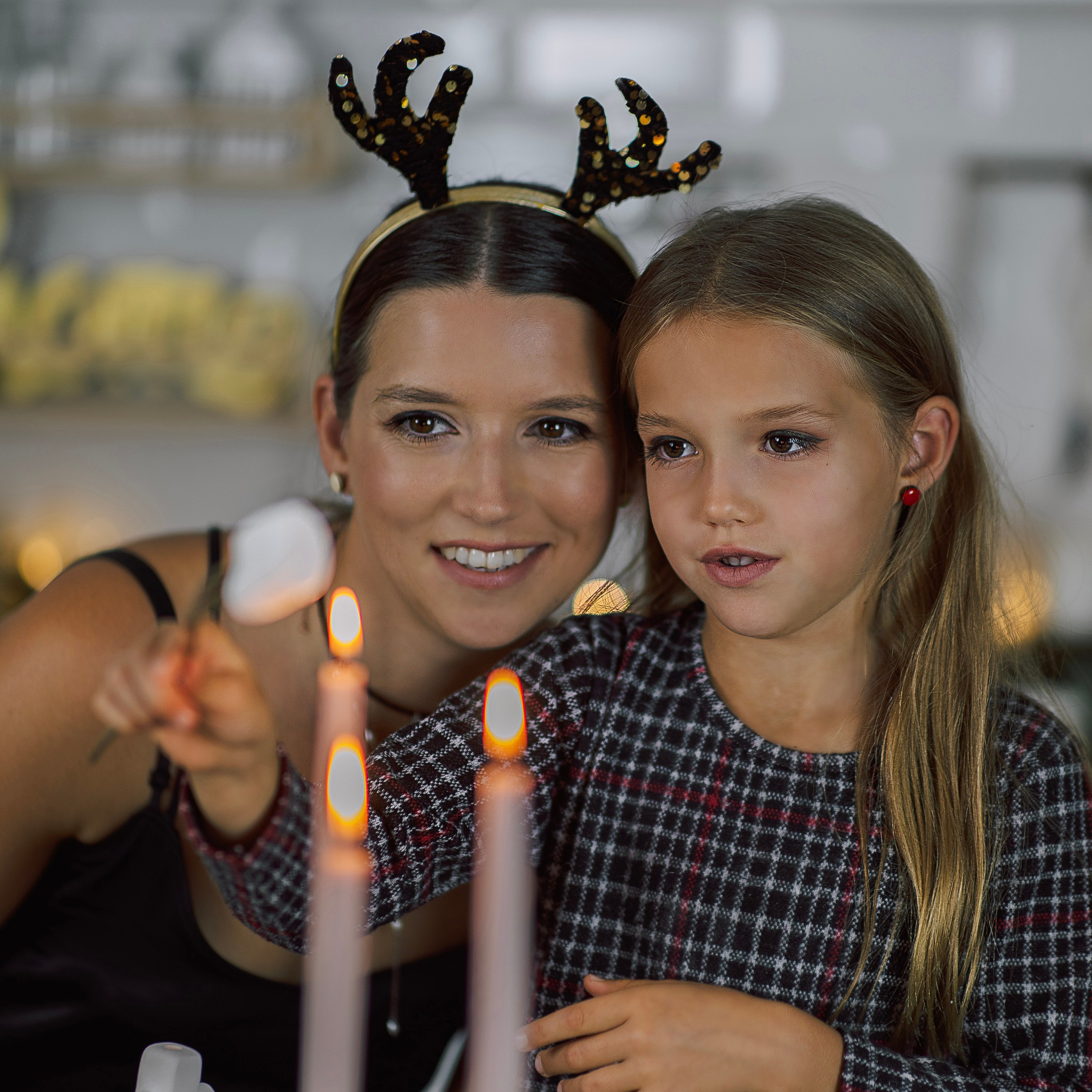 New Year’s family photo shoot…. Alsu Develi, Photographer in Turkey, Alanya, Side, Belek, Antalya, Kemer, Turkiye. Photoshooting in Alanya. Photosession in Belek, Side