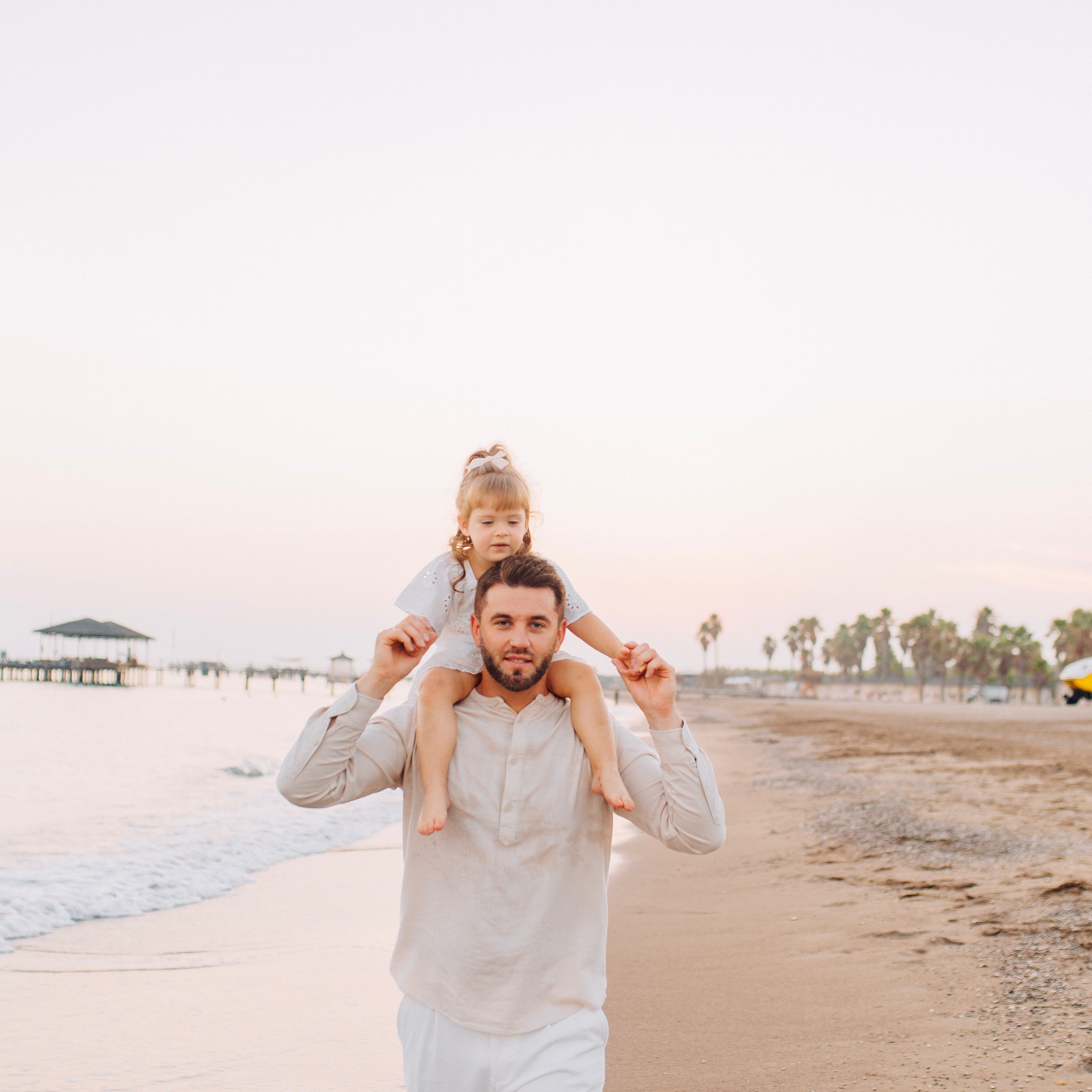 . Семейная фотосессия на пляже в Белеке. Алсу Девели. Фотограф в Алании в Турции, Аланья, Сиде, Белек, Анталия, Кемер, Конаклы, Окурджалар. Фотосъемки в Алании. Фотосессия в Алания