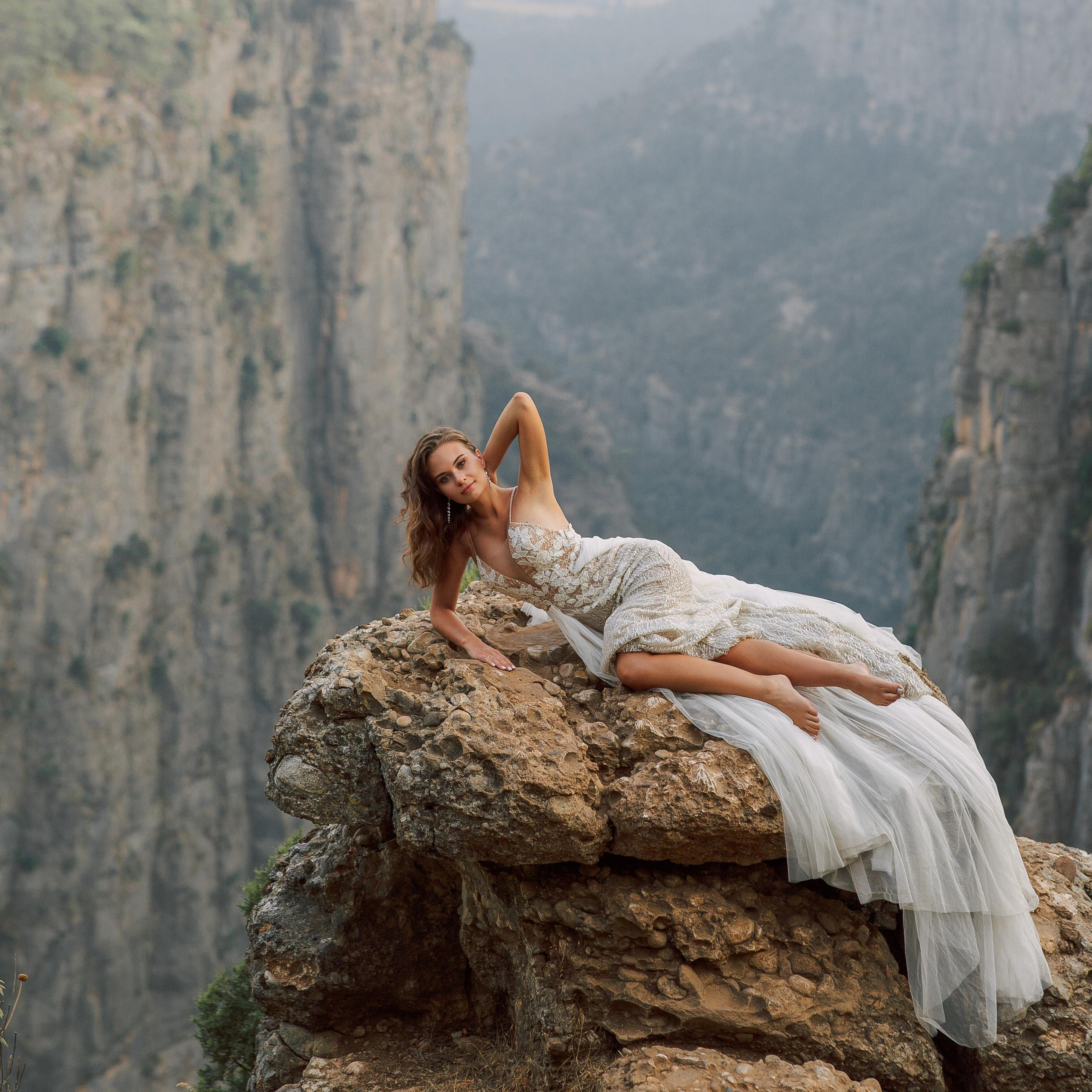 Wedding photo shoot in the canyon. Alsu Develi, Photographer in Turkey, Alanya, Side, Belek, Antalya, Kemer, Turkiye. Photoshooting in Alanya. Photosession in Belek, Side