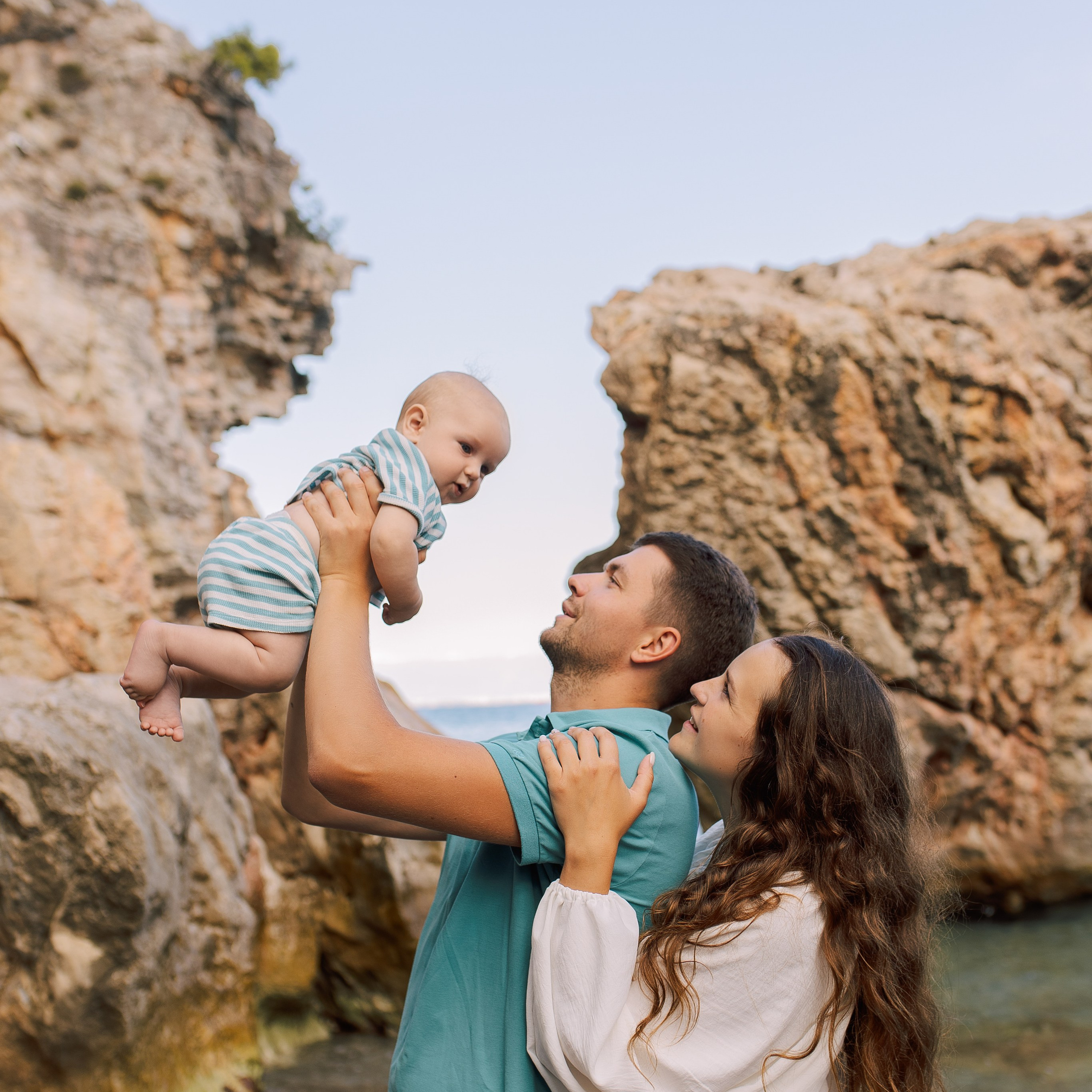 Sunset. Family photo session in Kemer on the beach. Alsu Develi, Photographer in Turkey, Alanya, Side, Belek, Antalya, Kemer, Turkiye. Photoshooting in Alanya. Photosession in Belek, Side