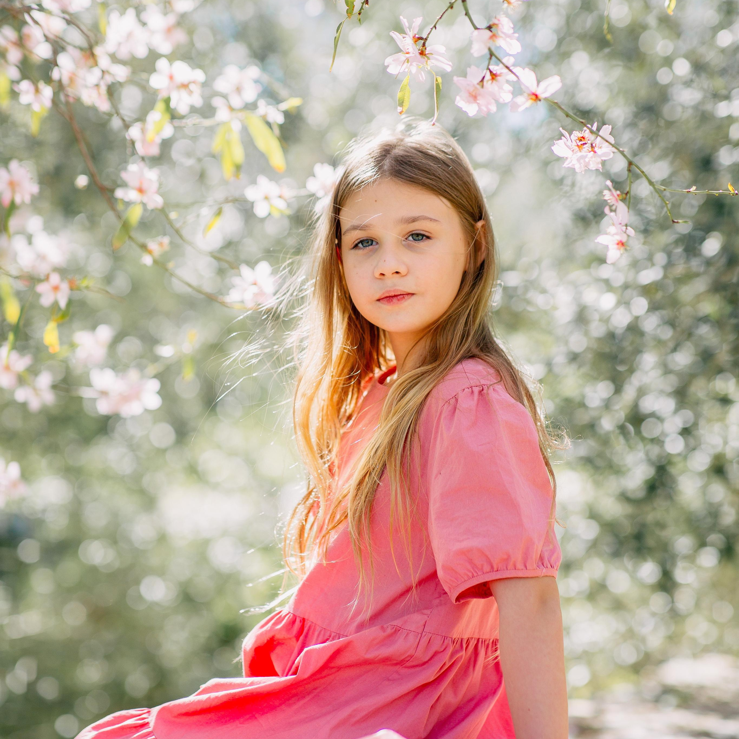 Фотосессия цветущем миндале. Алсу Девели. Фотограф в Алании в Турции, Аланья, Сиде, Белек, Анталия, Кемер, Конаклы, Окурджалар. Фотосъемки в Алании. Фотосессия в Алания