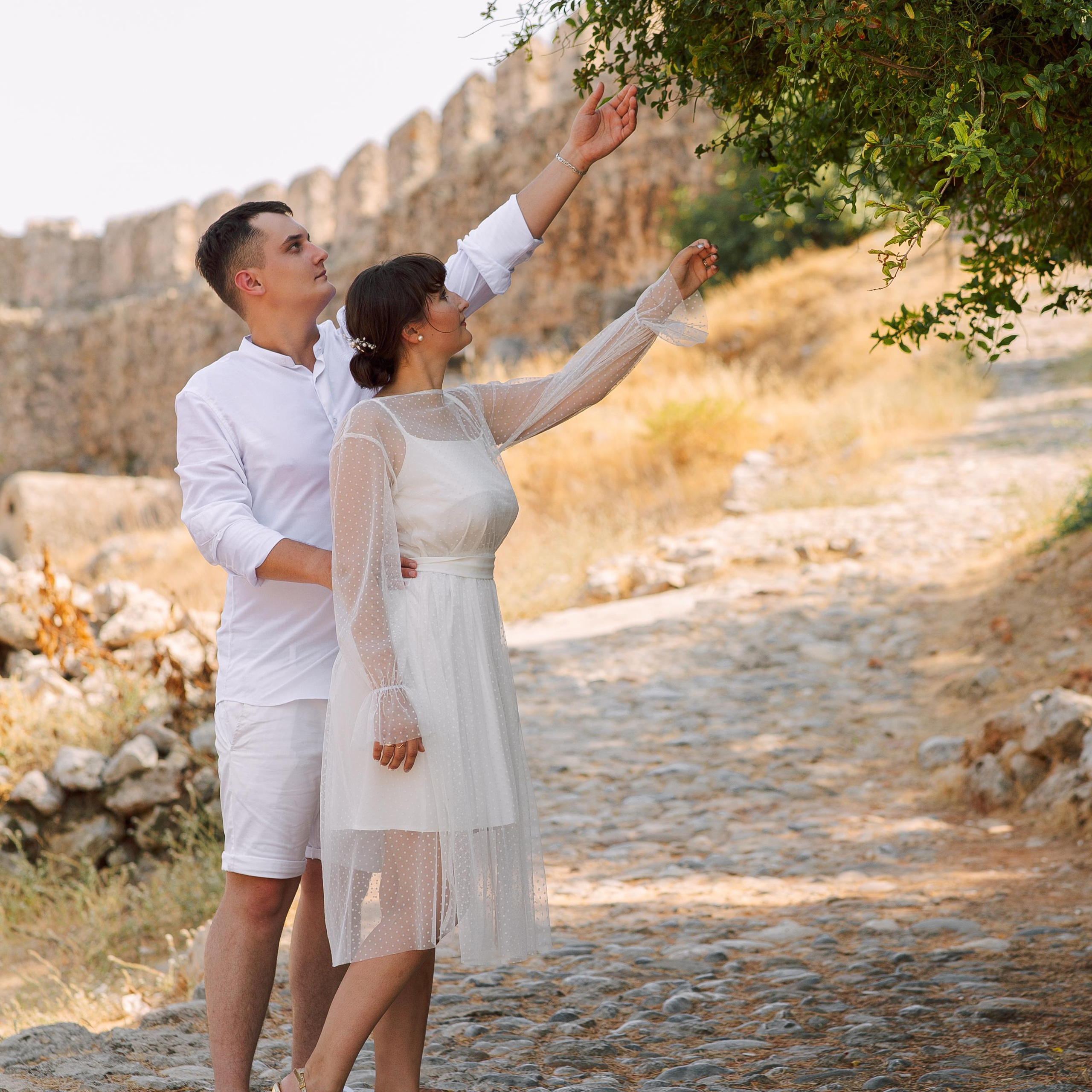 Wedding photo shoot in Alanya: Castle, port and beach. Alsu Develi, Photographer in Turkey, Alanya, Side, Belek, Antalya, Kemer, Turkiye. Photoshooting in Alanya. Photosession in Belek, Side