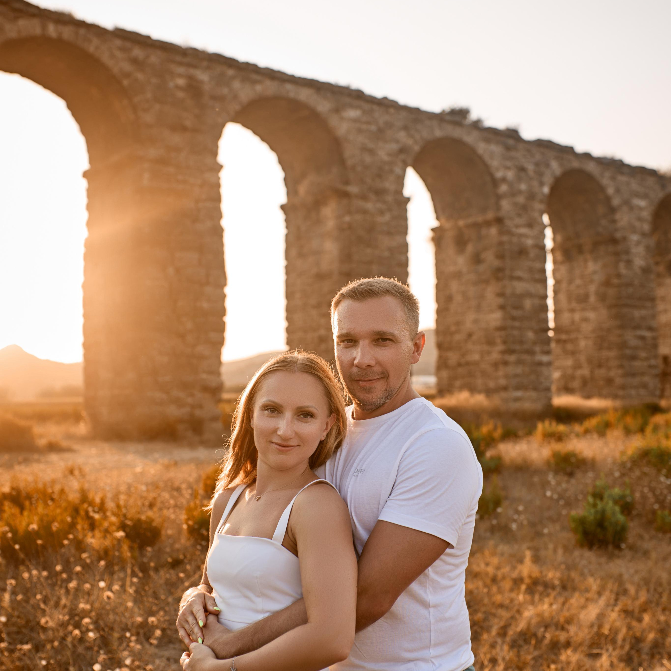 3. Sunset. Family photo session at the Aspendos aqueducts. Alsu Develi, Photographer in Turkey, Alanya, Side, Belek, Antalya, Kemer, Turkiye. Photoshooting in Alanya. Photosession in Belek, Side