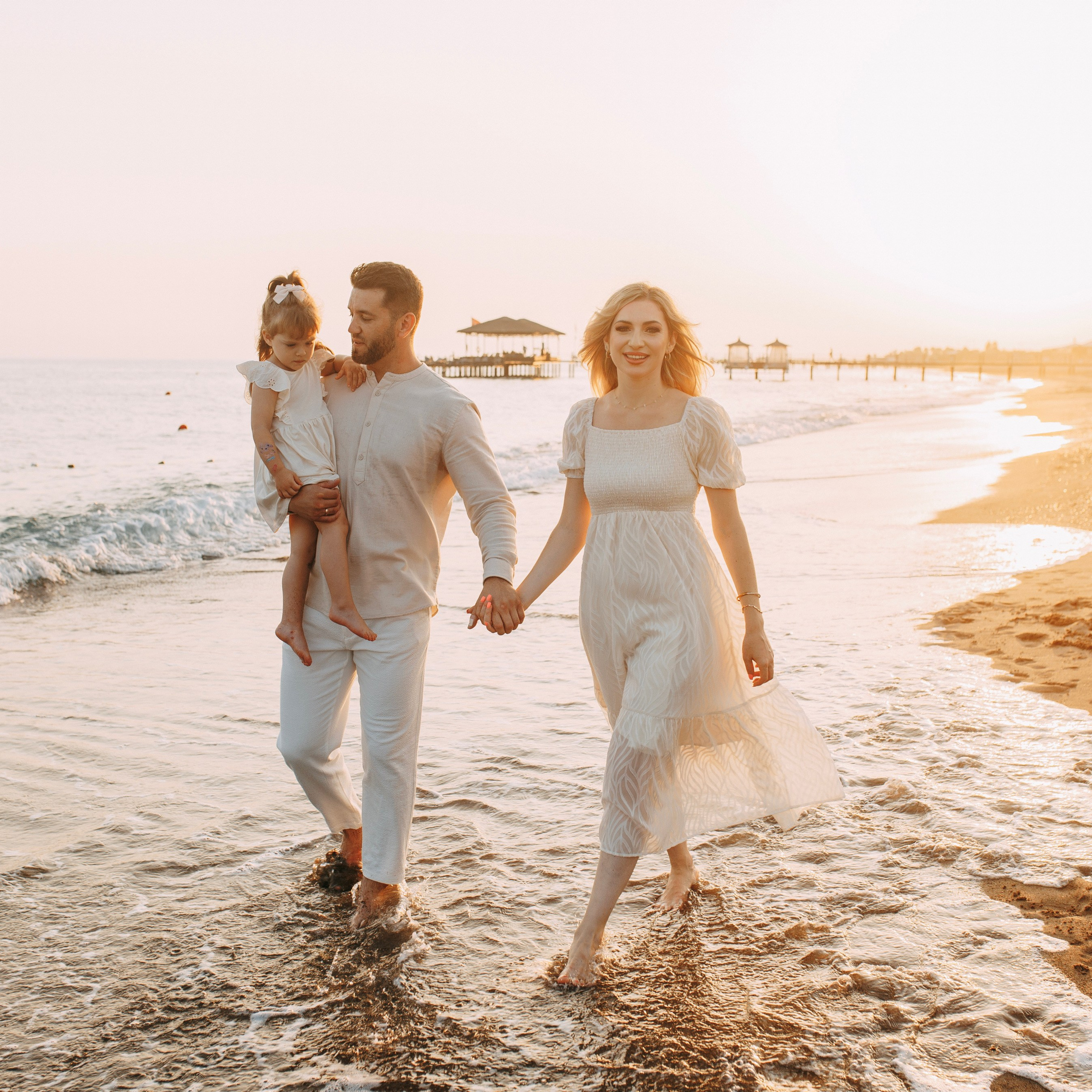 . Семейная фотосессия на пляже в Белеке. Алсу Девели. Фотограф в Алании в Турции, Аланья, Сиде, Белек, Анталия, Кемер, Конаклы, Окурджалар. Фотосъемки в Алании. Фотосессия в Алания