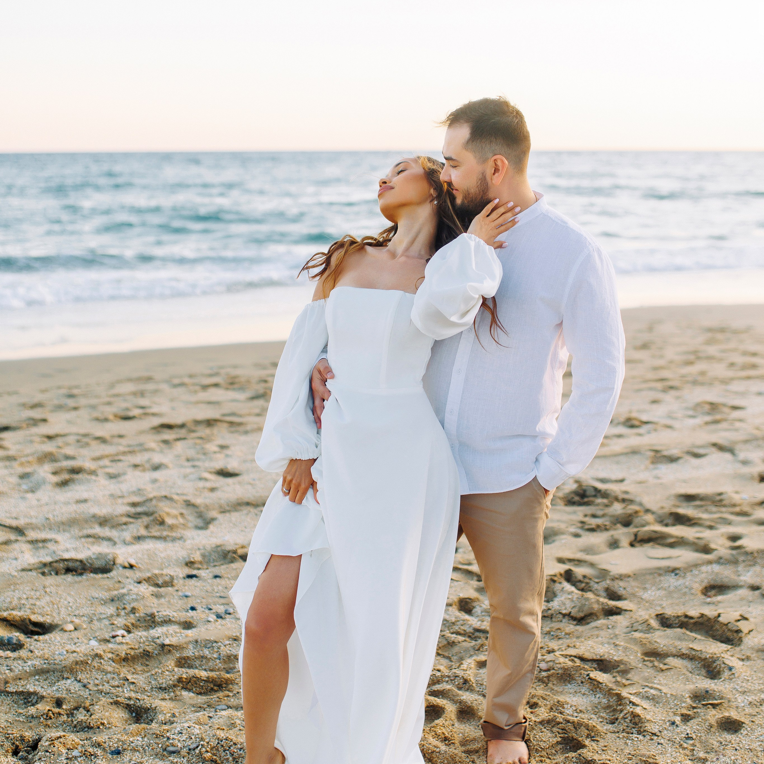 Sunset. Wedding photo shoot on Cleopatra beach. Alsu Develi, Photographer in Turkey, Alanya, Side, Belek, Antalya, Kemer, Turkiye. Photoshooting in Alanya. Photosession in Belek, Side