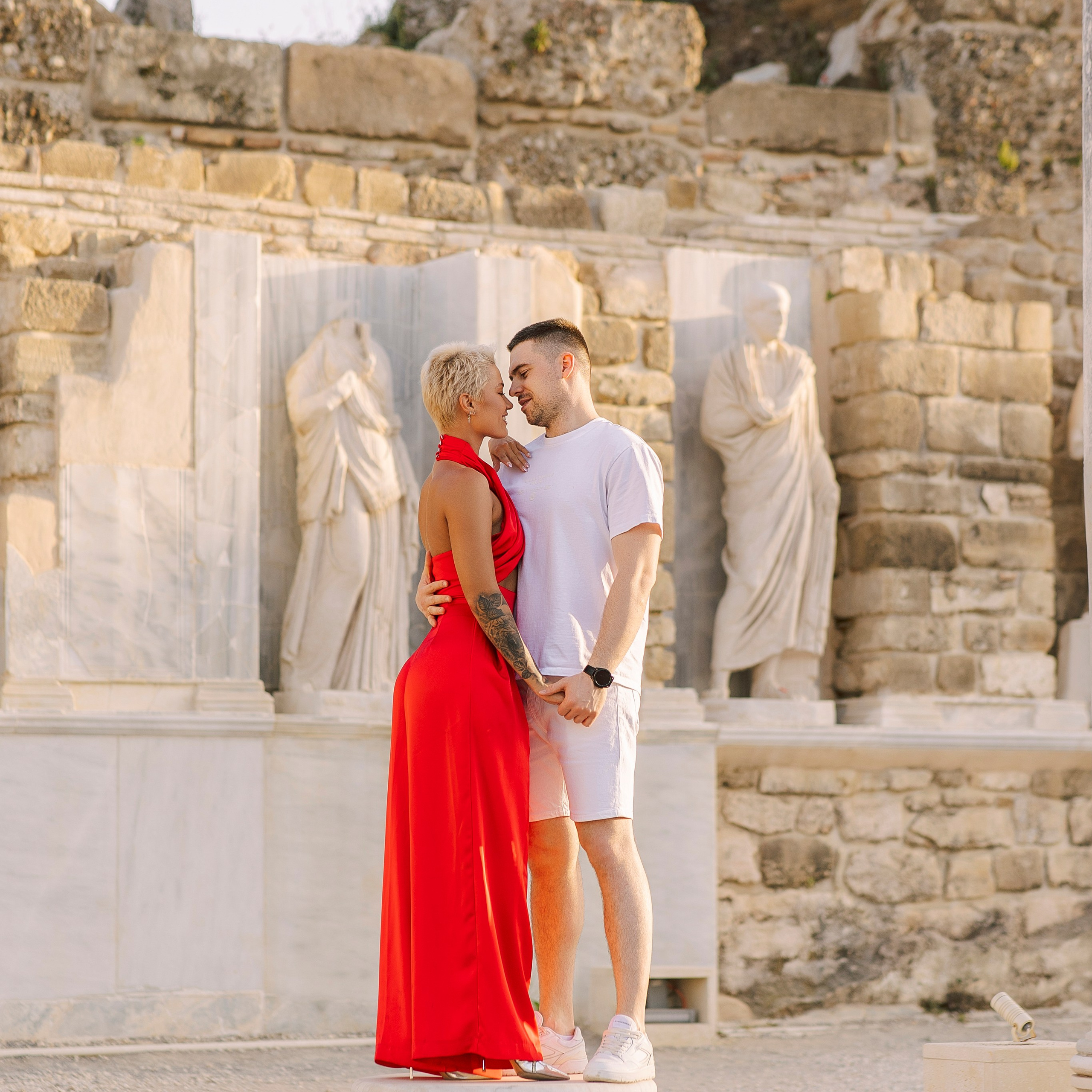 .Love story Прогулка по Старому городу. Алсу Девели. Фотограф в Алании в Турции, Аланья, Сиде, Белек, Анталия, Кемер, Конаклы, Окурджалар. Фотосъемки в Алании. Фотосессия в Алания