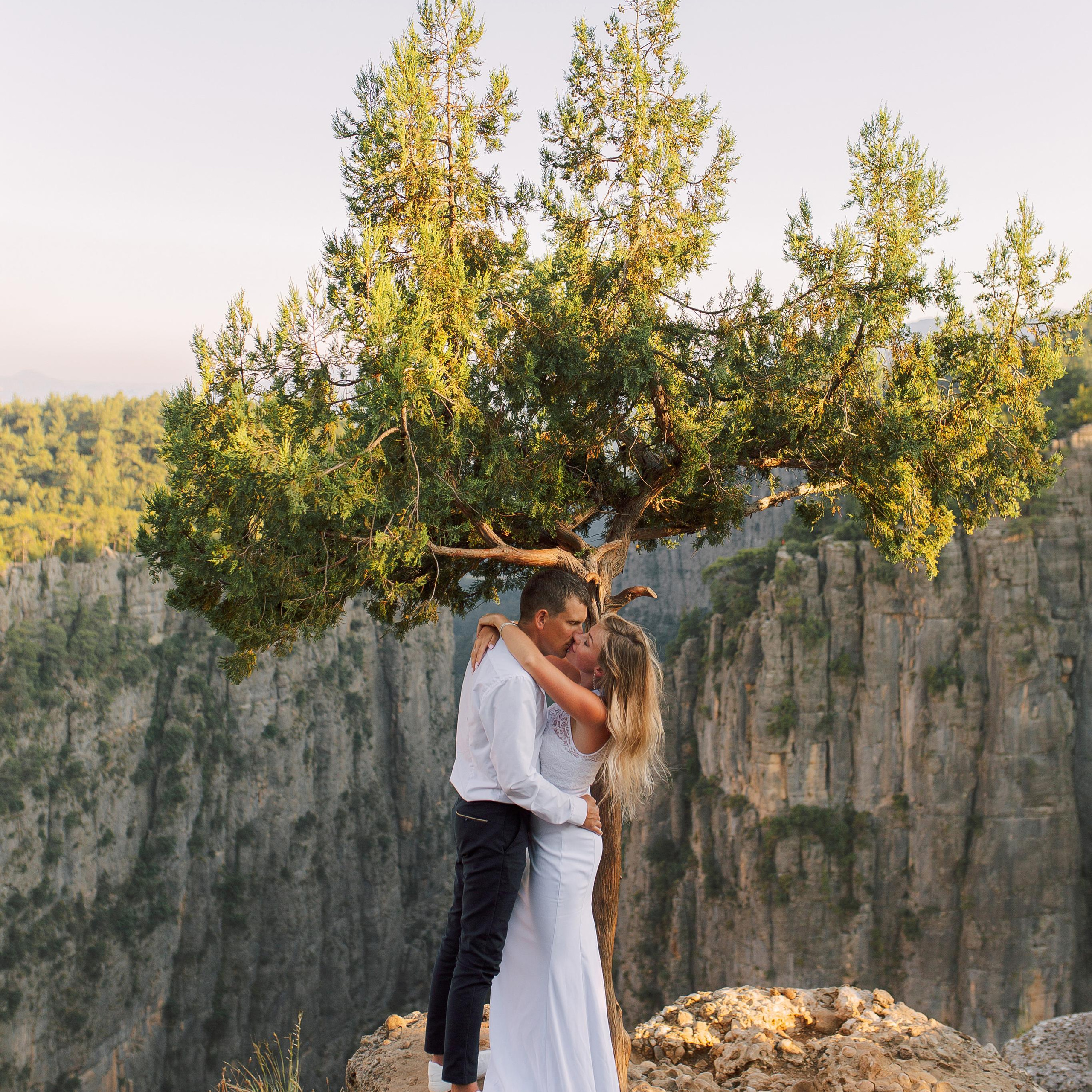 Wedding photo session on the Tazy canyon. Alsu Develi, Photographer in Turkey, Alanya, Side, Belek, Antalya, Kemer, Turkiye. Photoshooting in Alanya. Photosession in Belek, Side