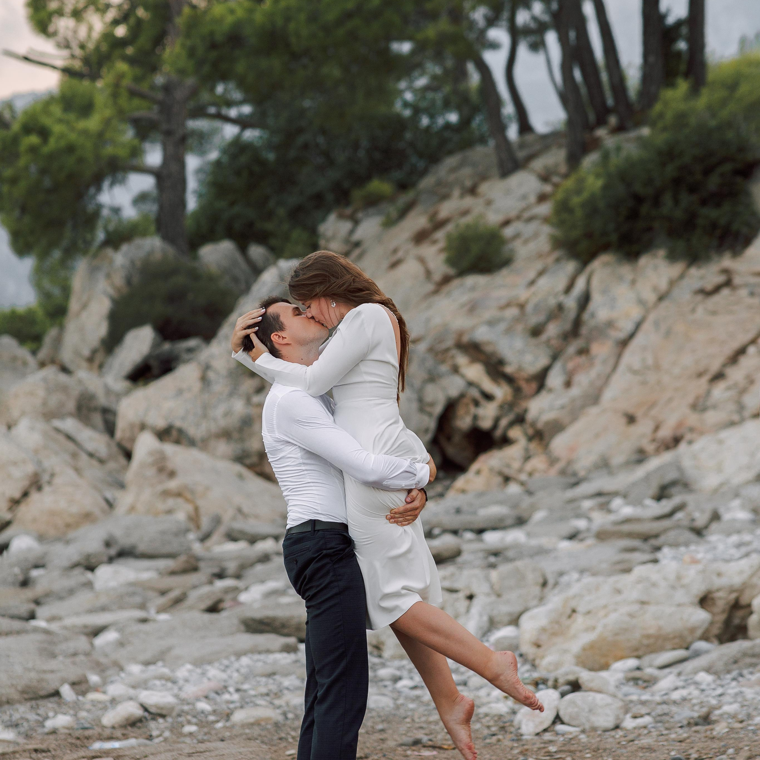 Свадебная фотосессия в Анталии. Улочки и пляж. Алсу Девели. Фотограф в Алании в Турции, Аланья, Сиде, Белек, Анталия, Кемер, Конаклы, Окурджалар. Фотосъемки в Алании. Фотосессия в Алания