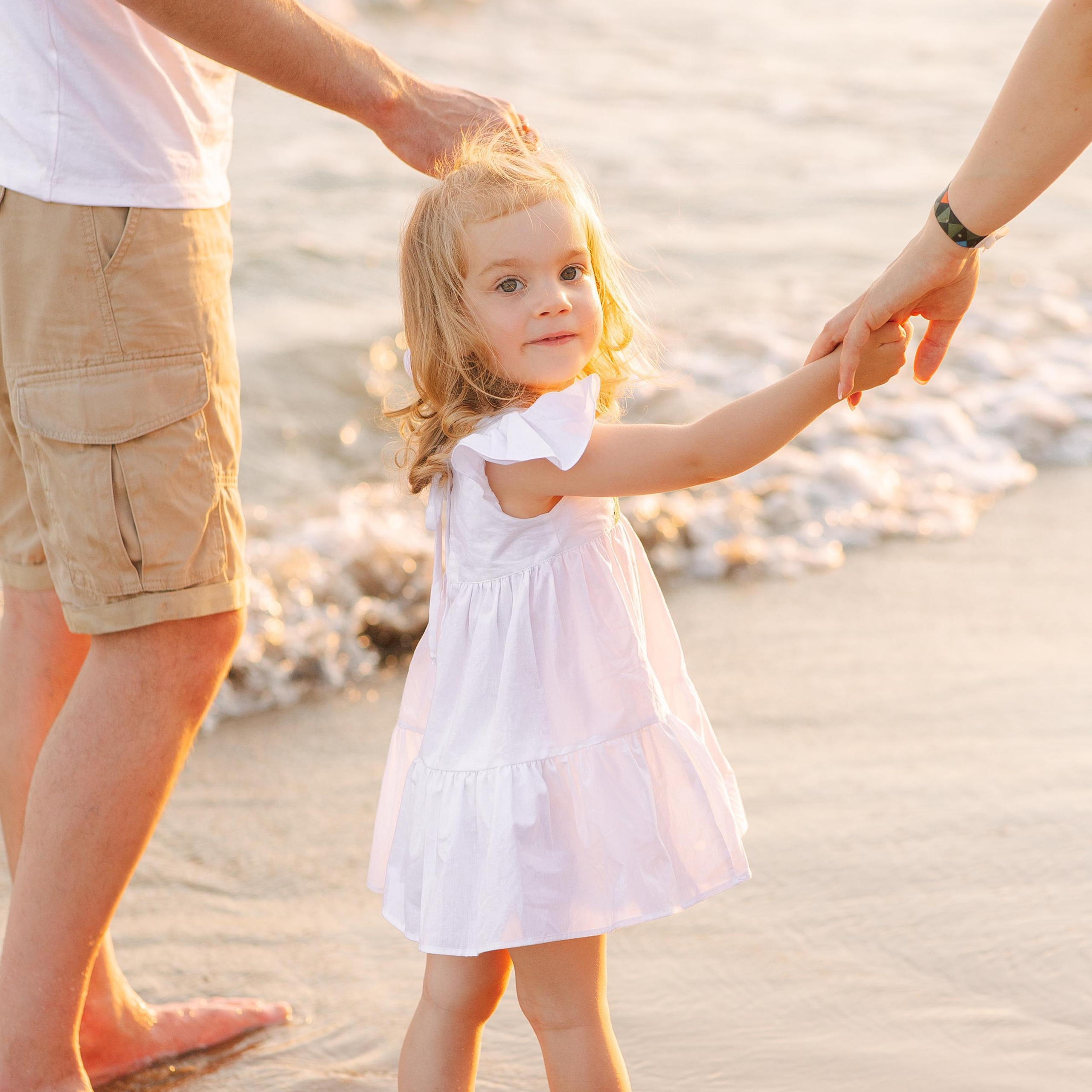 Семейная фотосессия на пляже в Сиде на закате. Алсу Девели. Фотограф в Алании в Турции, Аланья, Сиде, Белек, Анталия, Кемер, Конаклы, Окурджалар. Фотосъемки в Алании. Фотосессия в Алания