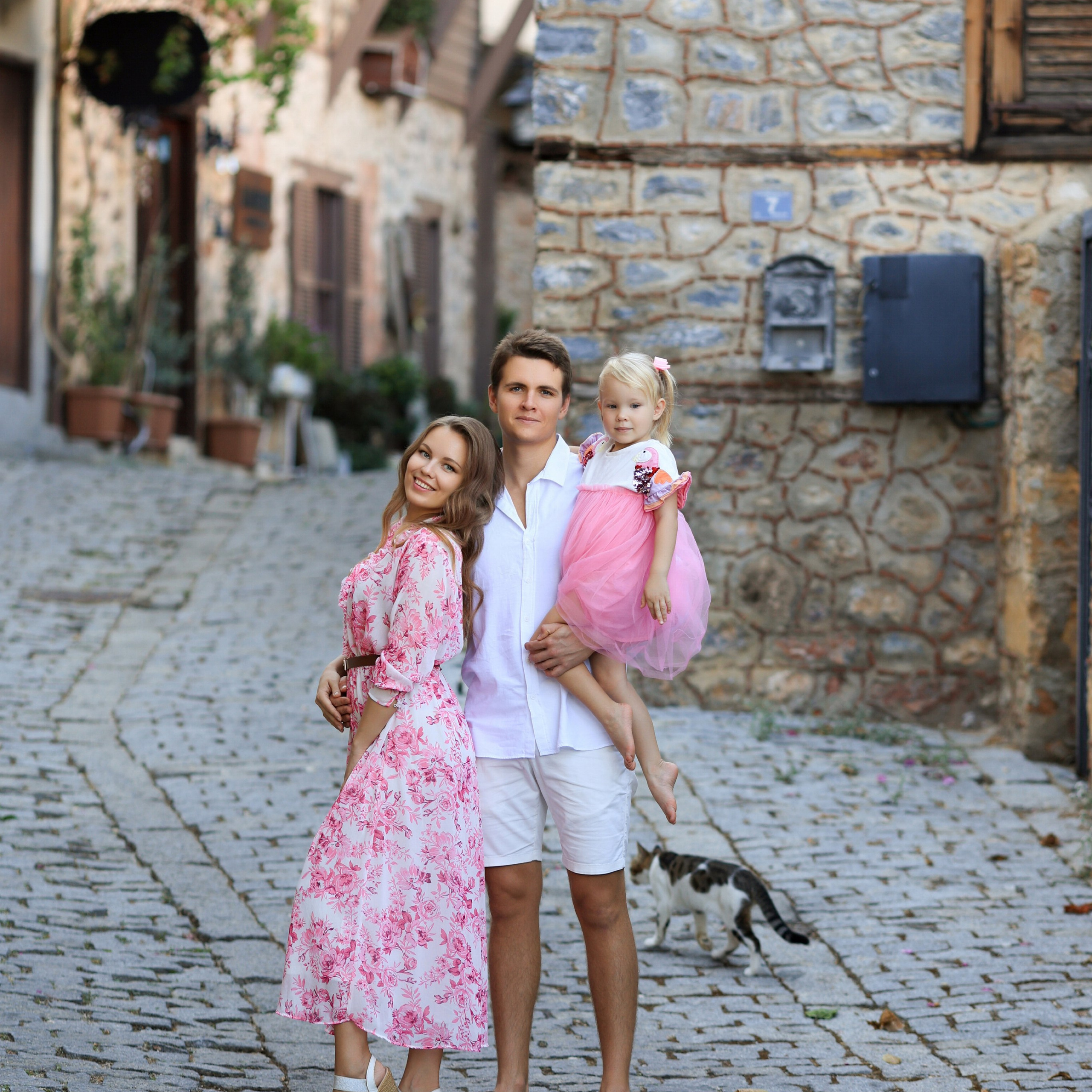 День. Колоритные улочки. Семейная съемка у крепости Алании. Алсу Девели. Фотограф в Алании в Турции, Аланья, Сиде, Белек, Анталия, Кемер, Конаклы, Окурджалар. Фотосъемки в Алании. Фотосессия в Алания