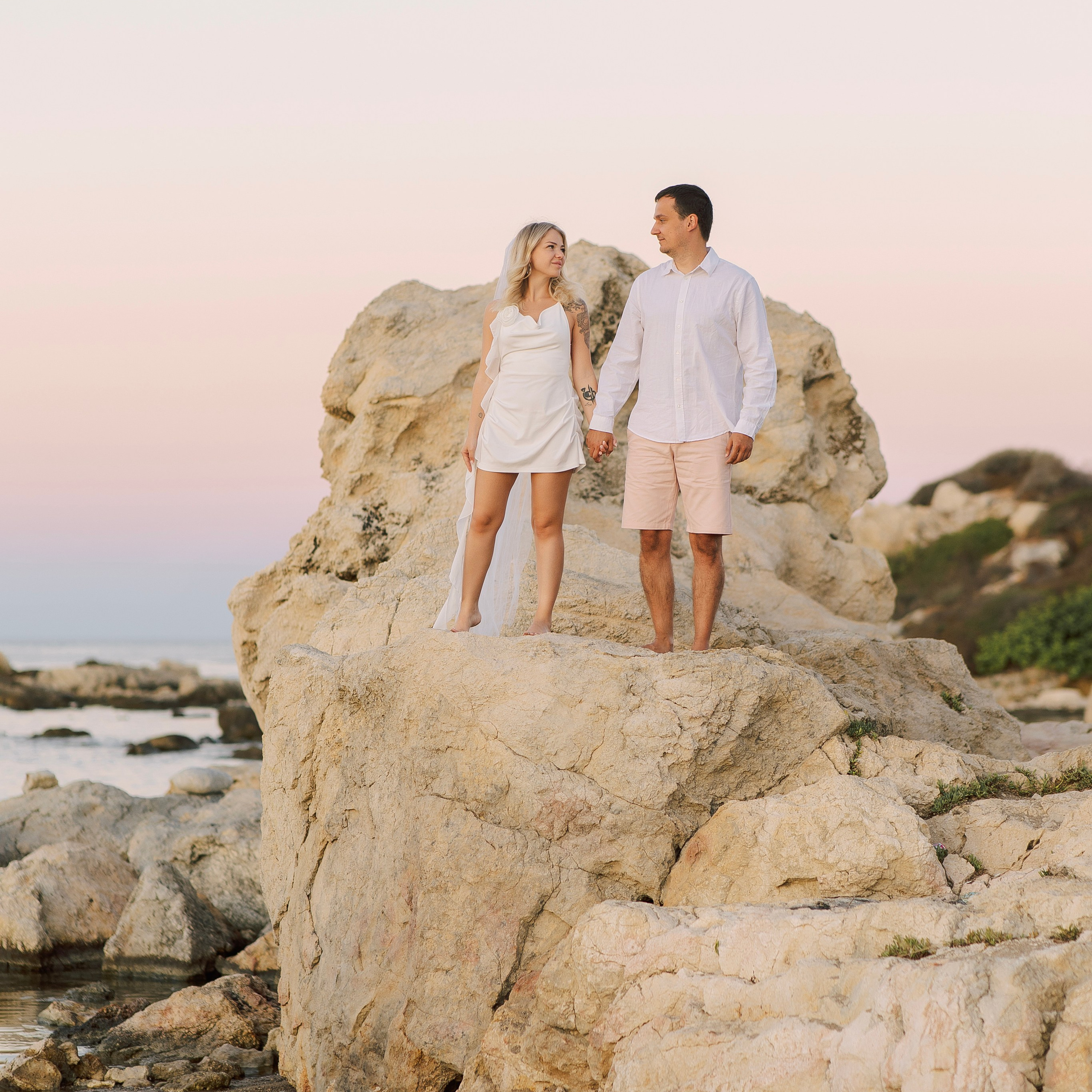 Закат. Love Story на пляже в Сиде на рассвете. Алсу Девели. Фотограф в Алании в Турции, Аланья, Сиде, Белек, Анталия, Кемер, Конаклы, Окурджалар. Фотосъемки в Алании. Фотосессия в Алания