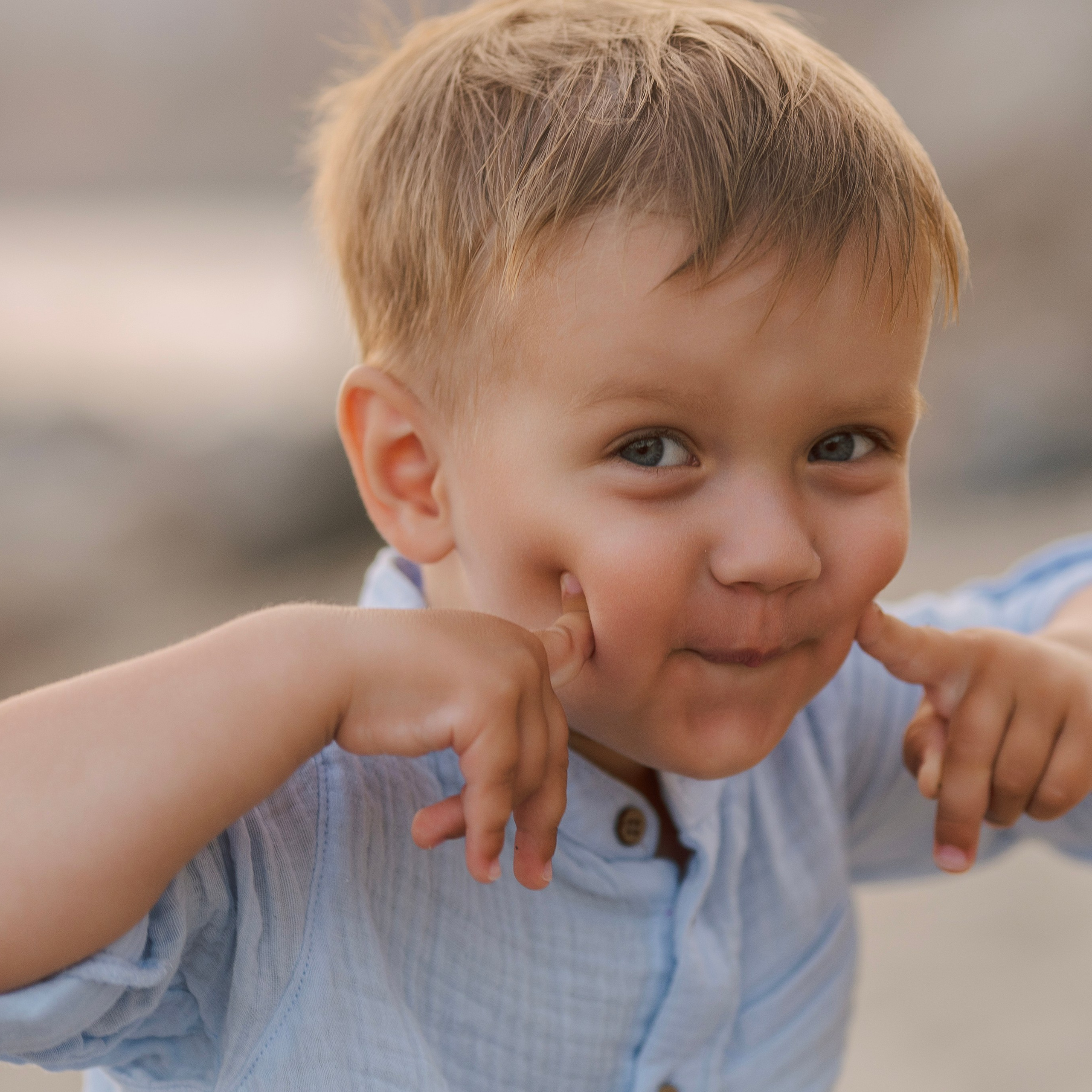 Sunset. Beach. Family photo session on Cleopatra beach at sunset in Alanya. Alanya. Alsu Develi, Photographer in Turkey, Alanya, Side, Belek, Antalya, Kemer, Turkiye. Photoshooting in Alanya. Photosession in Belek, Side