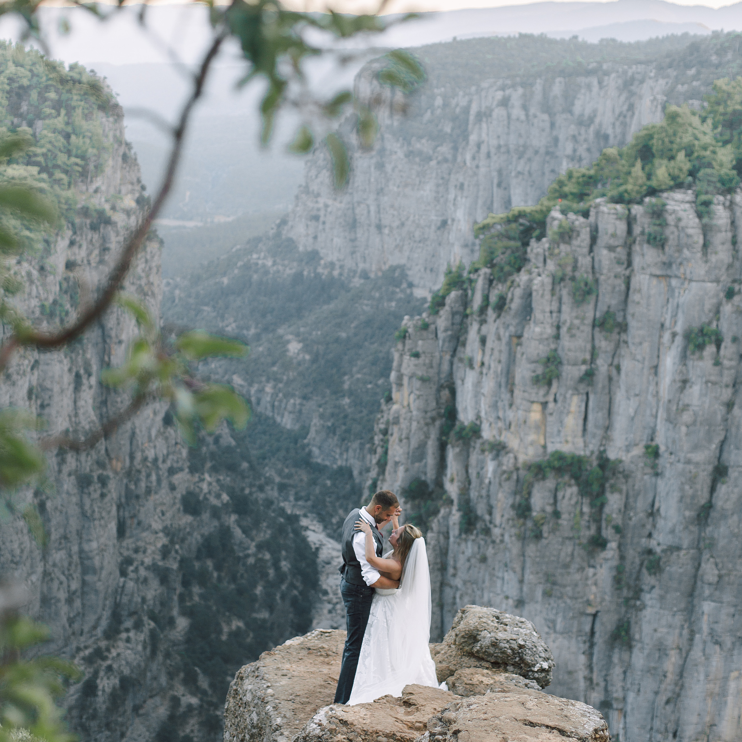 Свадебная фотосессия у каньона Тазы. Алсу Девели. Фотограф в Алании в Турции, Аланья, Сиде, Белек, Анталия, Кемер, Конаклы, Окурджалар. Фотосъемки в Алании. Фотосессия в Алания