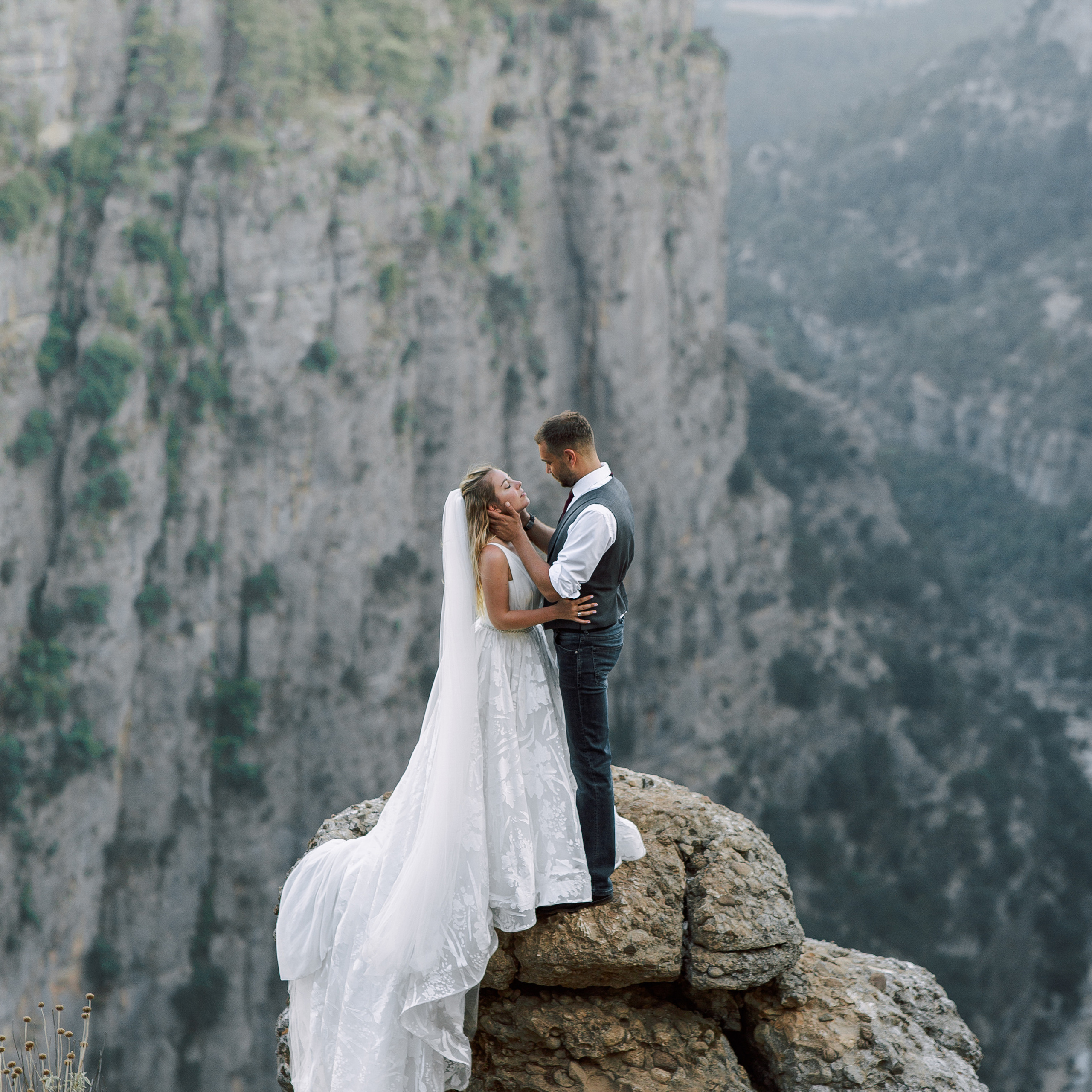 Свадебная фотосессия у каньона Тазы. Алсу Девели. Фотограф в Алании в Турции, Аланья, Сиде, Белек, Анталия, Кемер, Конаклы, Окурджалар. Фотосъемки в Алании. Фотосессия в Алания