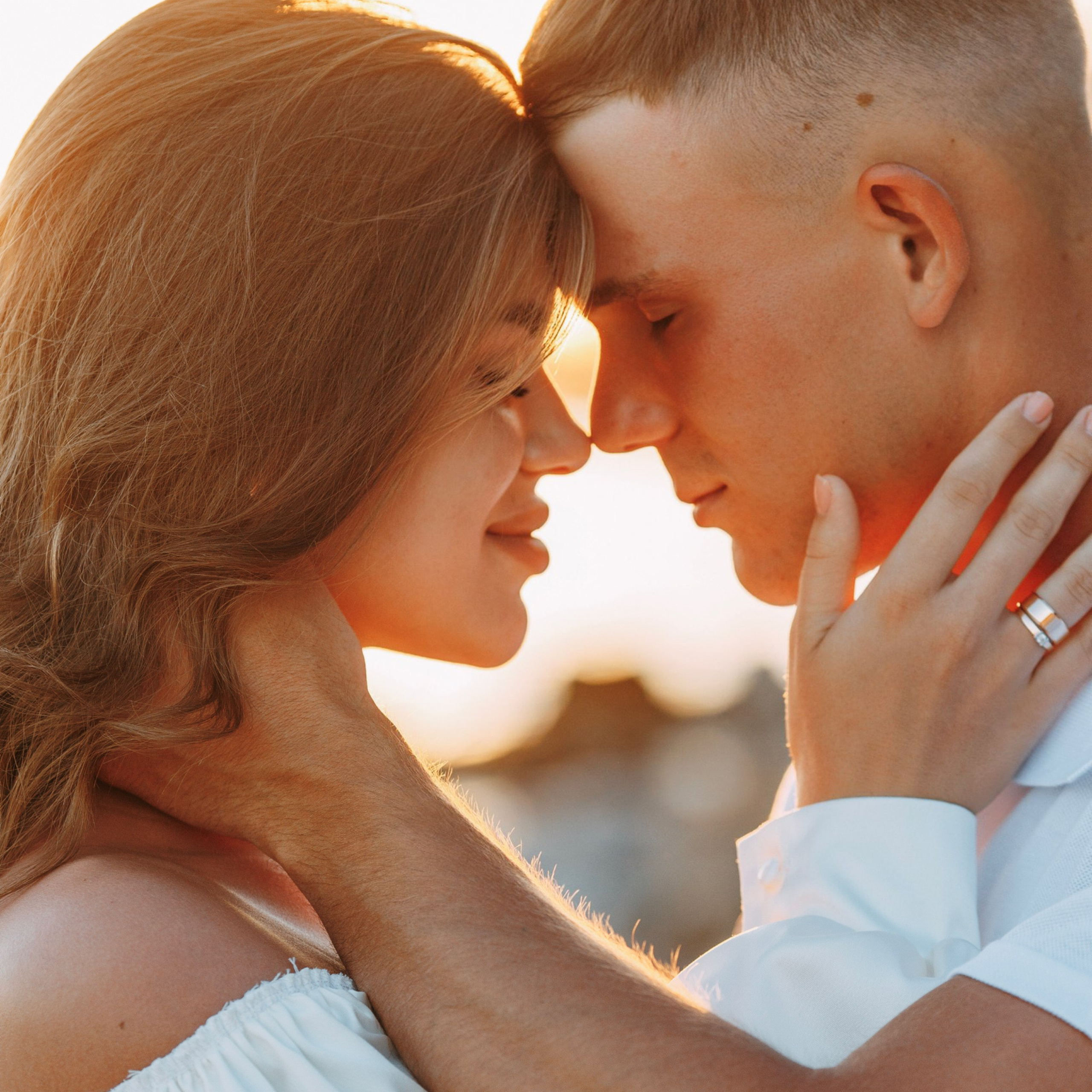 Sunset.Beach. Love story on Cleopatra beach at sunset. Alanya. Alsu Develi, Photographer in Turkey, Alanya, Side, Belek, Antalya, Kemer, Turkiye. Photoshooting in Alanya. Photosession in Belek, Side