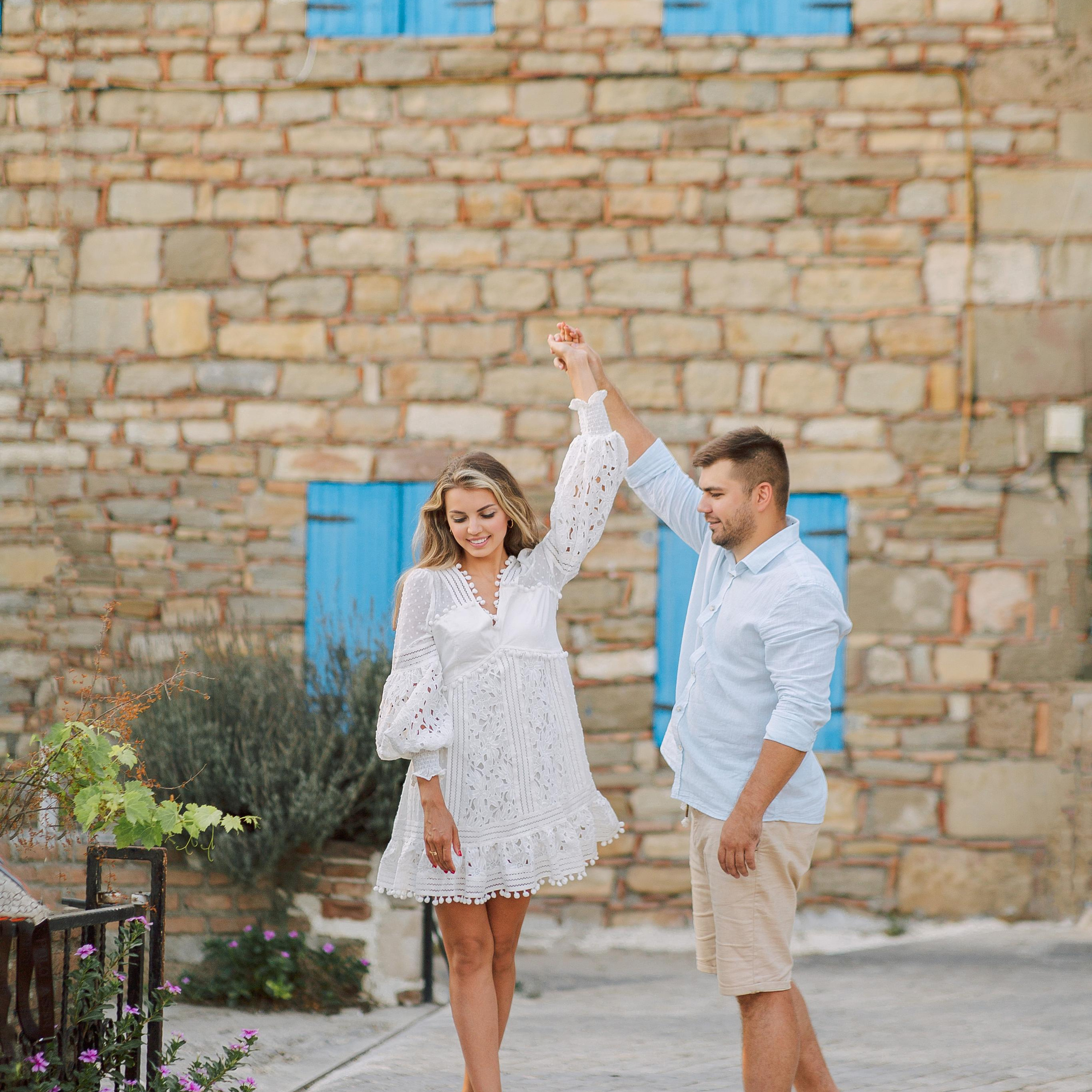 Couple photo shoot in the ancient city of Side. Alsu Develi, Photographer in Turkey, Alanya, Side, Belek, Antalya, Kemer, Turkiye. Photoshooting in Alanya. Photosession in Belek, Side