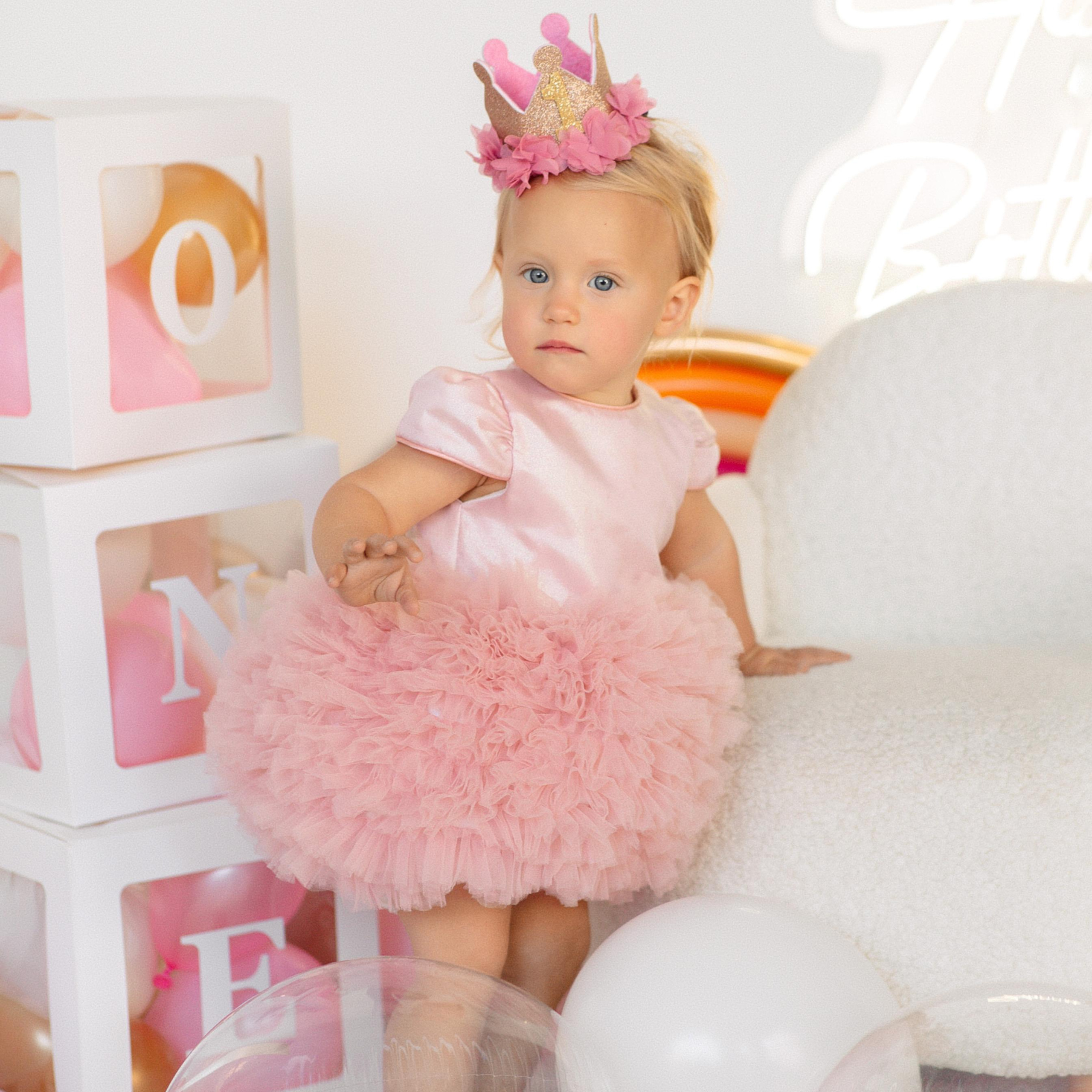 Фотосессия на годик в студии Фотосинтез. Алсу Девели. Фотограф в Алании в Турции, Аланья, Сиде, Белек, Анталия, Кемер, Конаклы, Окурджалар. Фотосъемки в Алании. Фотосессия в Алания