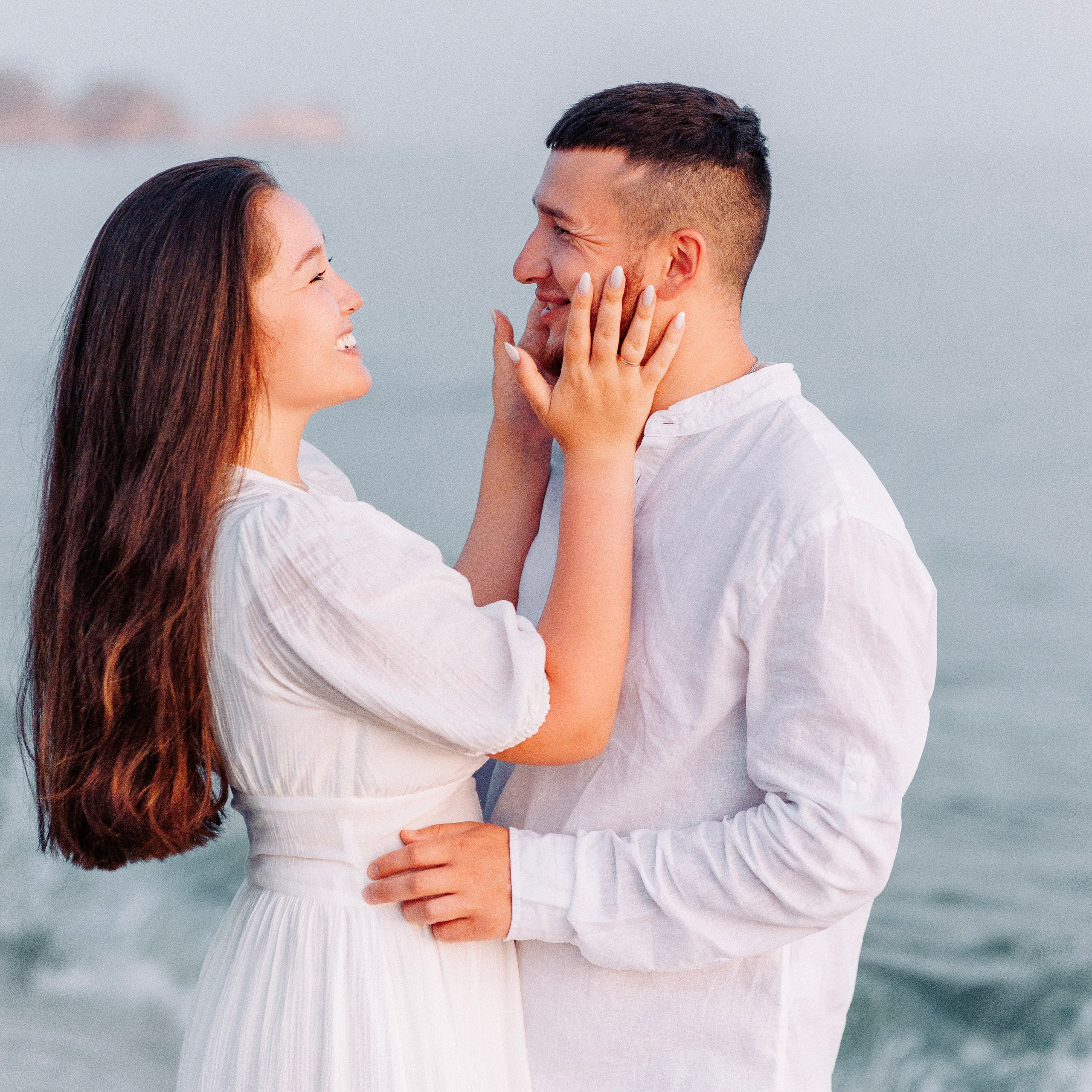 Sunset. Photo session on the beach for couples. Alsu Develi, Photographer in Turkey, Alanya, Side, Belek, Antalya, Kemer, Turkiye. Photoshooting in Alanya. Photosession in Belek, Side